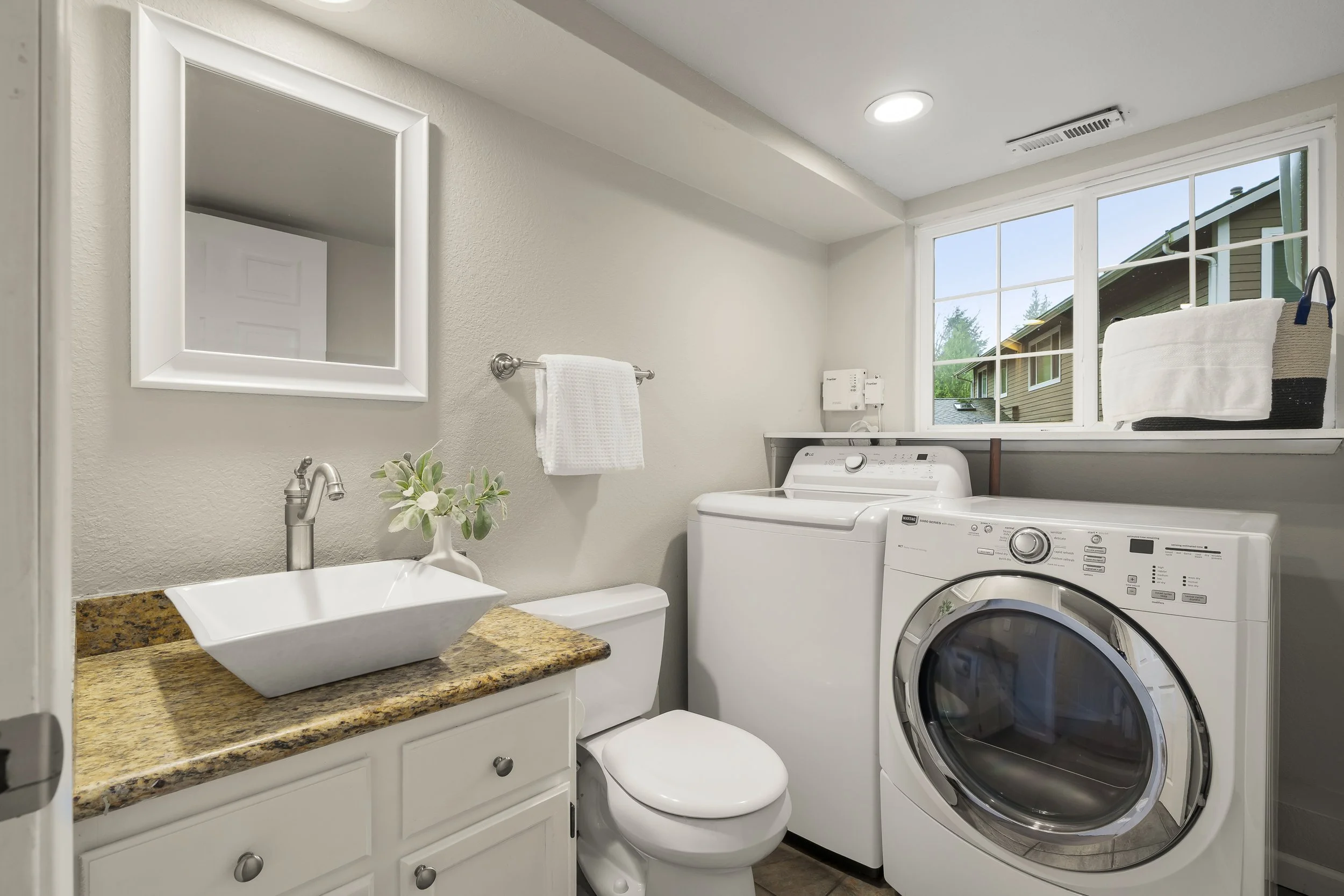 Interior - MLS RES (16).jpg