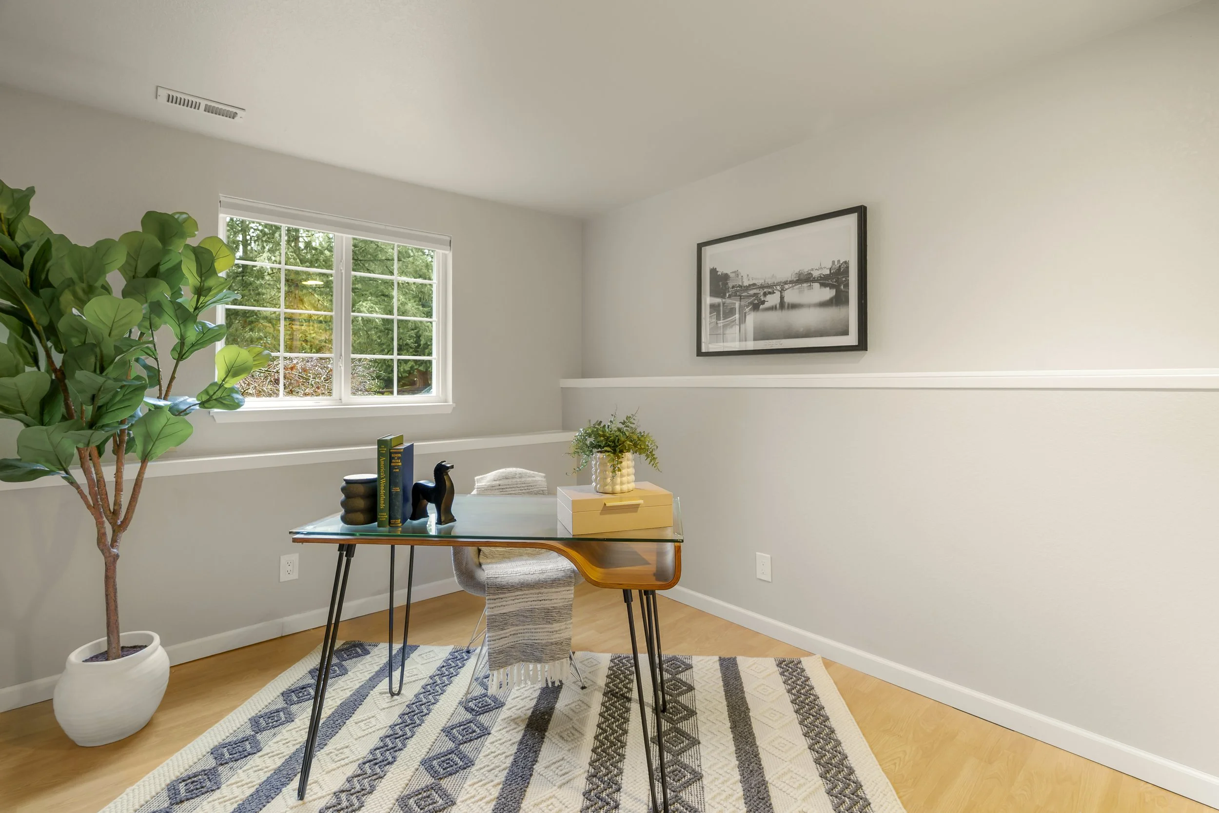 Interior - MLS RES (17).jpg