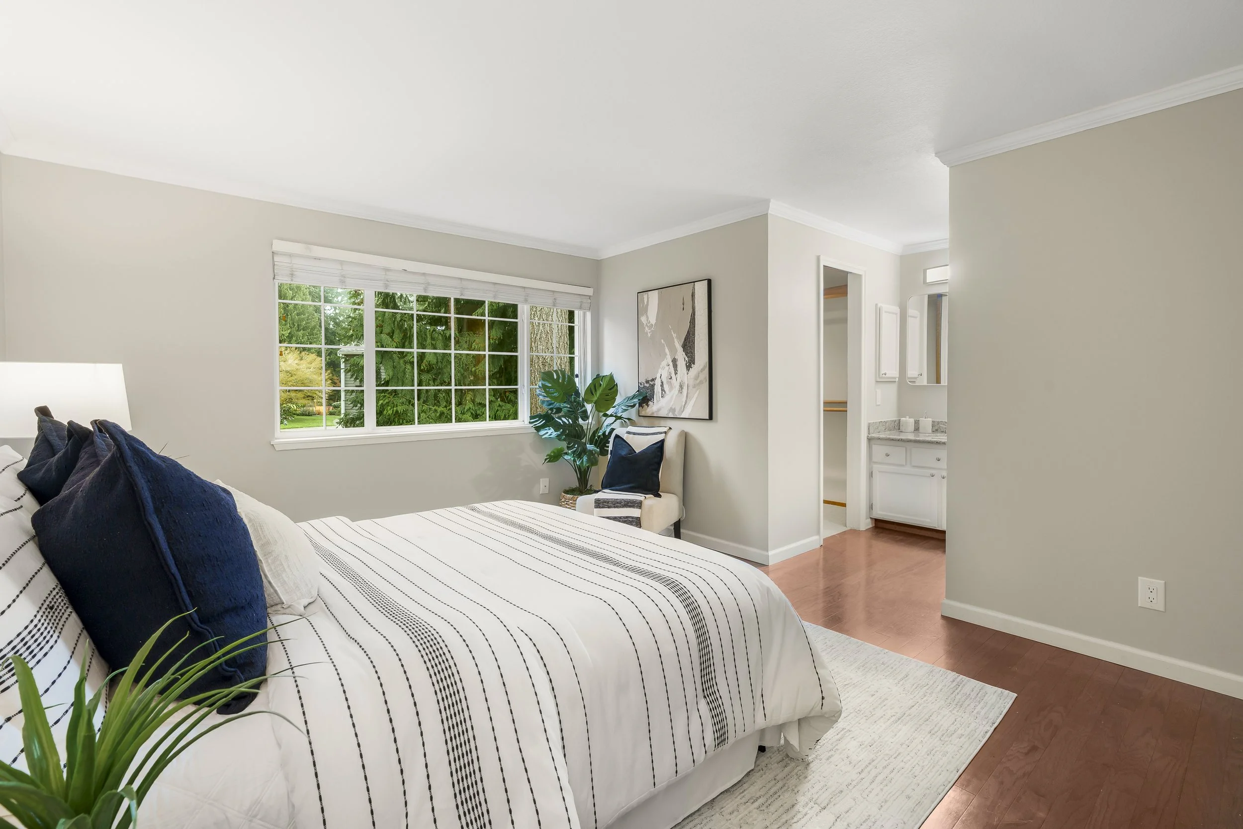 Interior - MLS RES (25).jpg