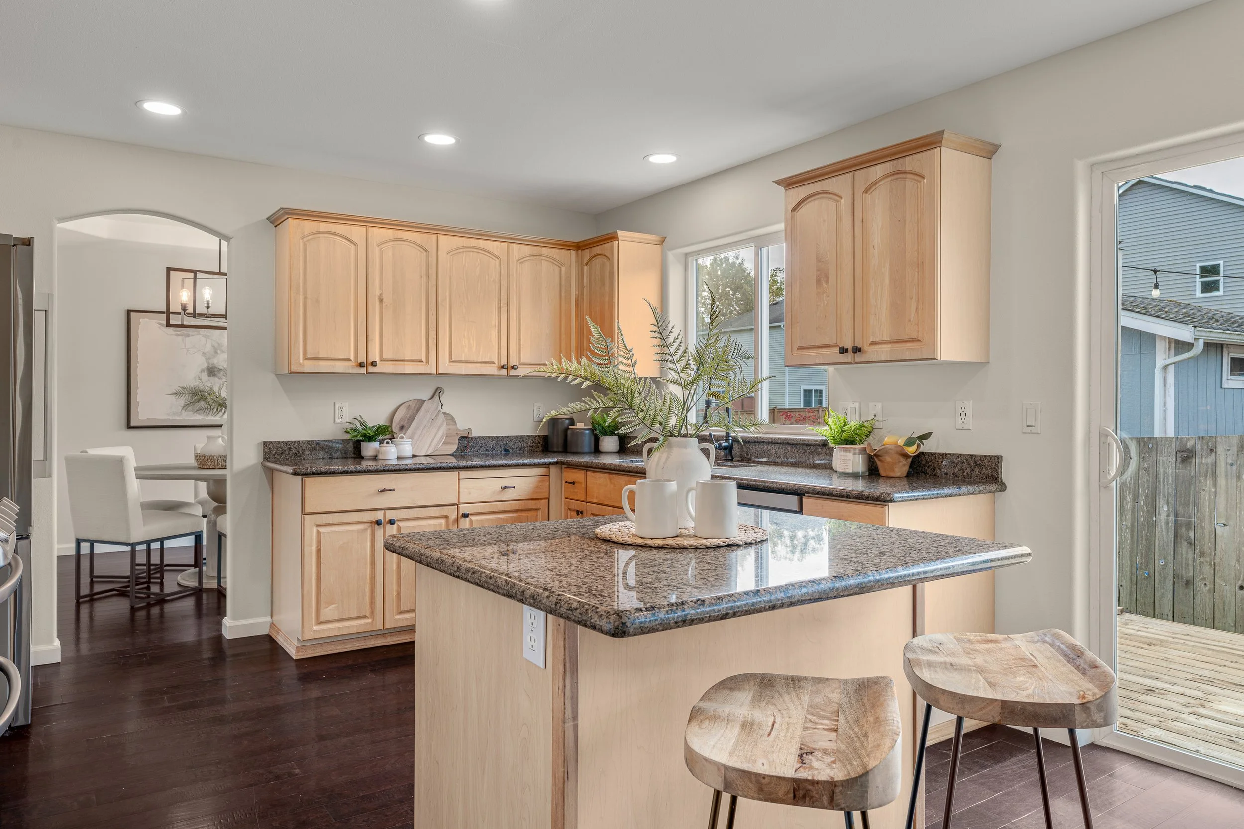 Interiors- MLS RES (12).jpg