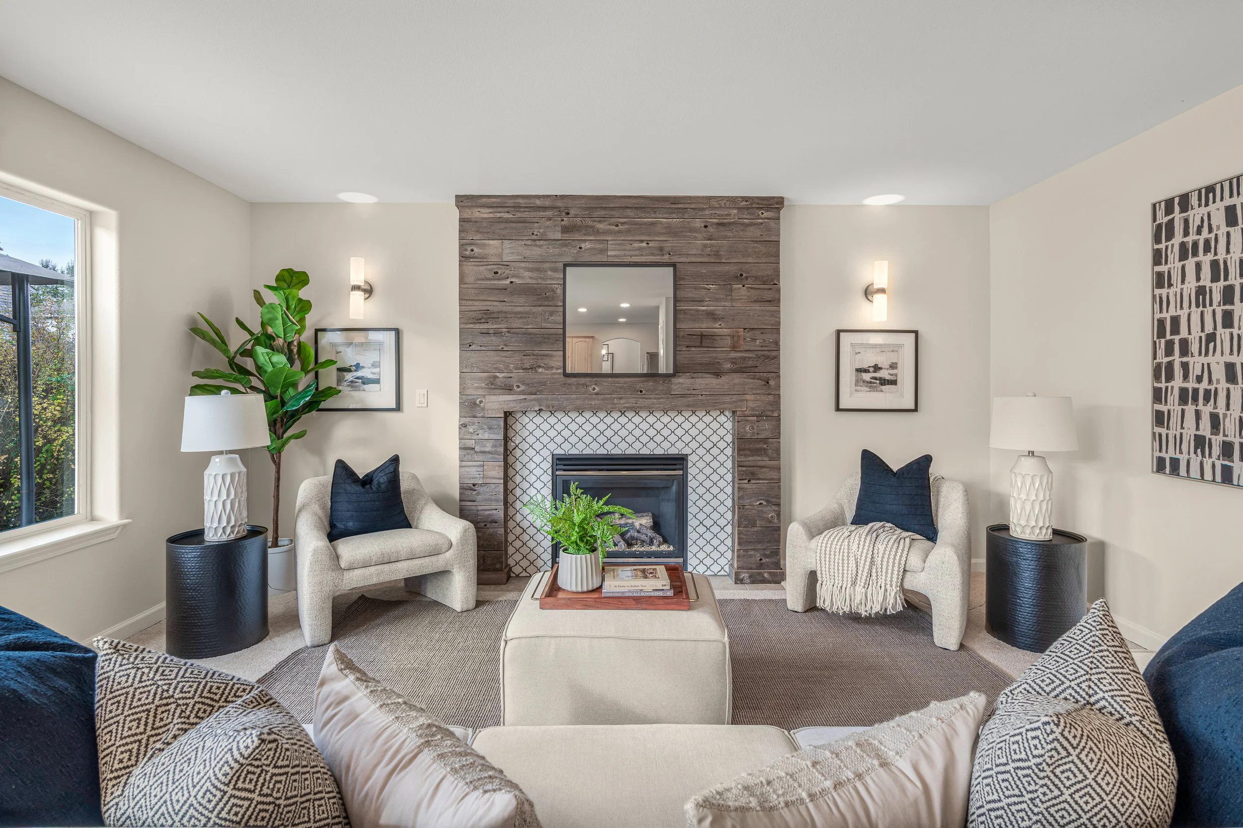 Interiors- MLS RES (14).jpg