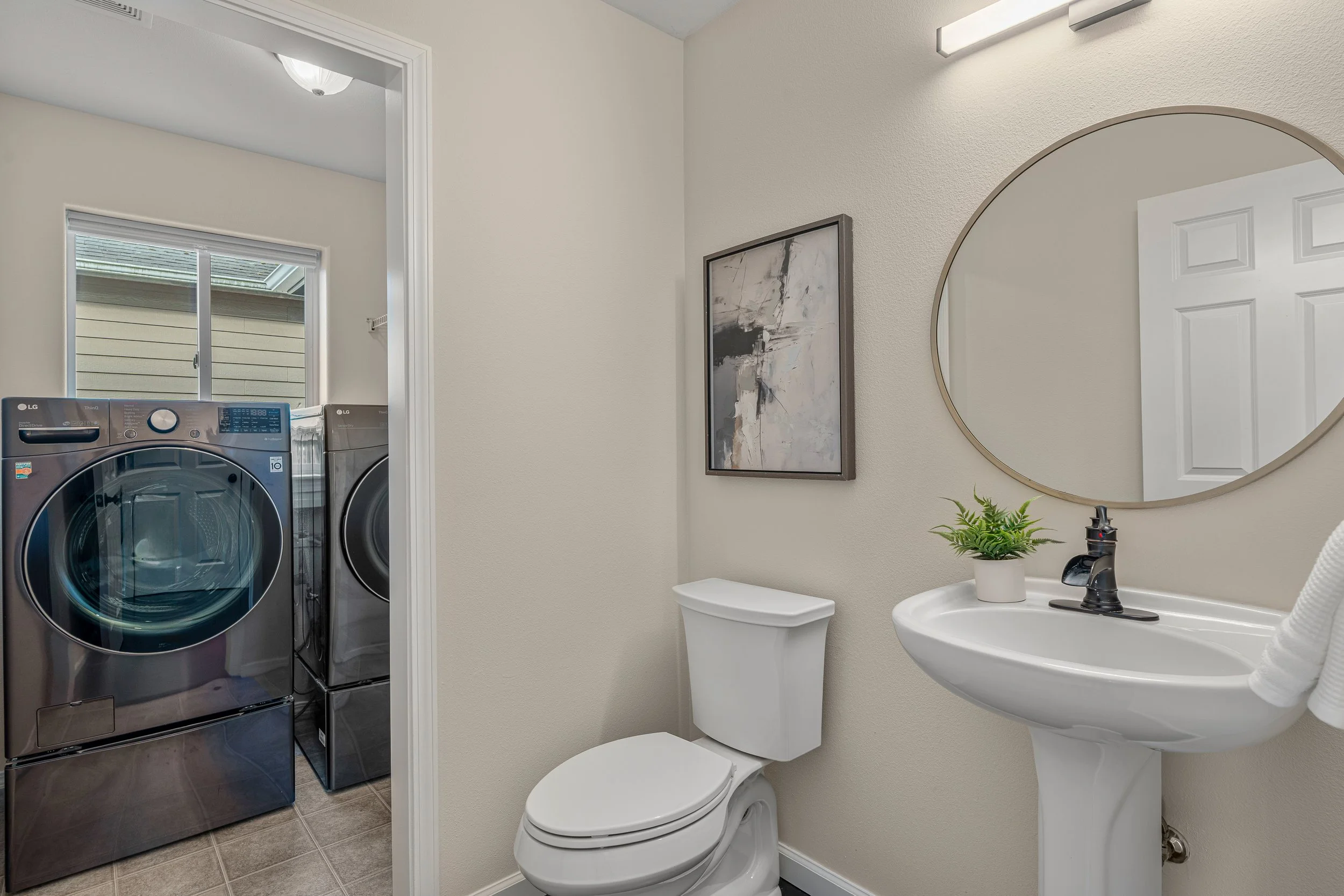 Interiors- MLS RES (17).jpg