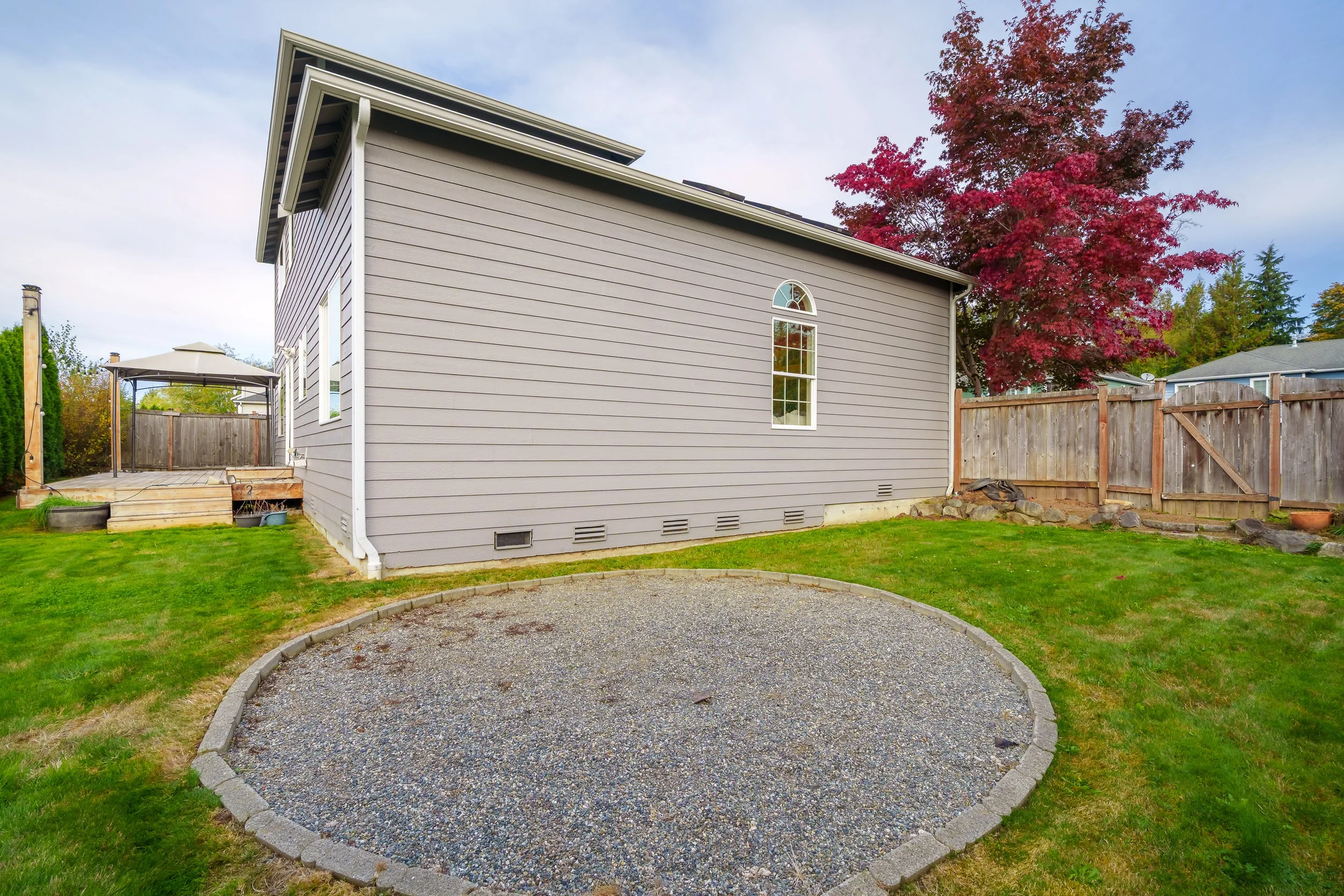 Exterior and Aerial - MLS RES (14).jpg