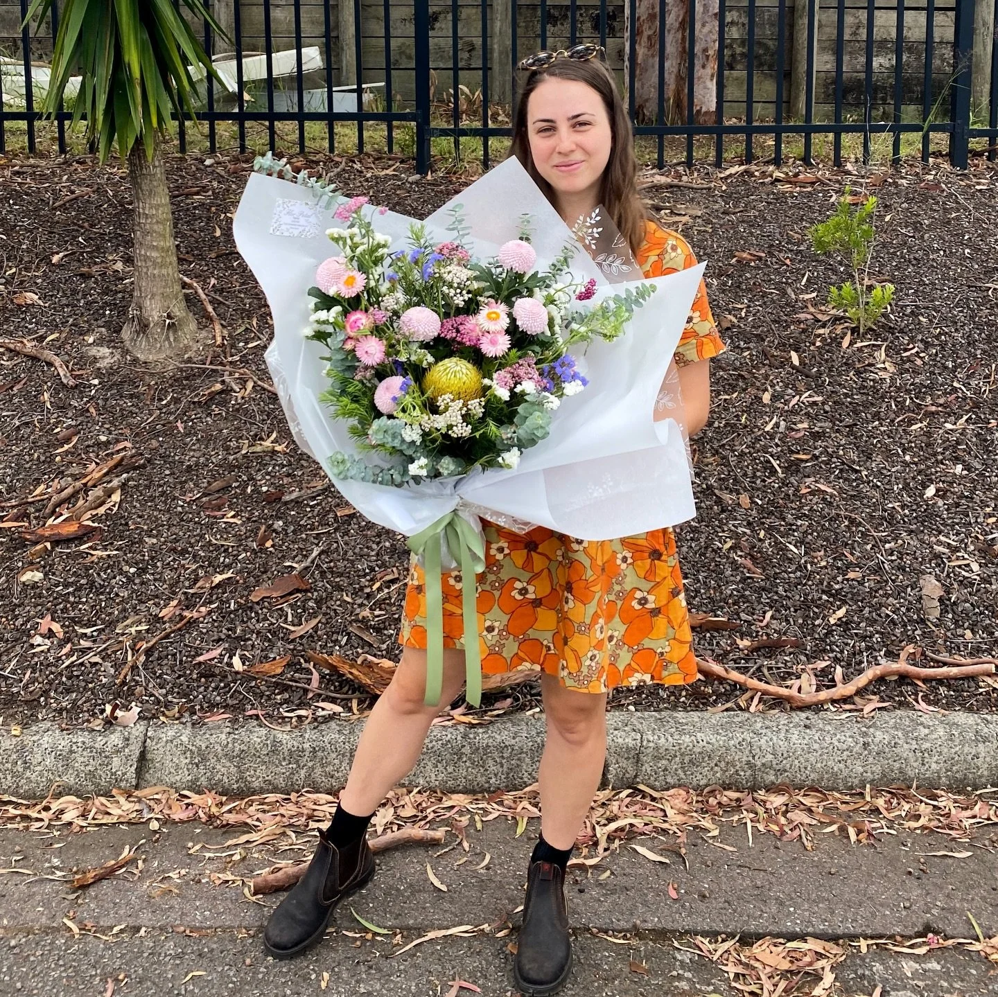 Valentine&rsquo;s Day is this week 👀
Ladies&mdash;tag/ send to your fella so he gets the hint 😉
Locally sourced, luxe native mixes (no sad, flown across half the world, short-lived roses here).
Delivering Friday 13th 🌸

Pre order via florpetalflor