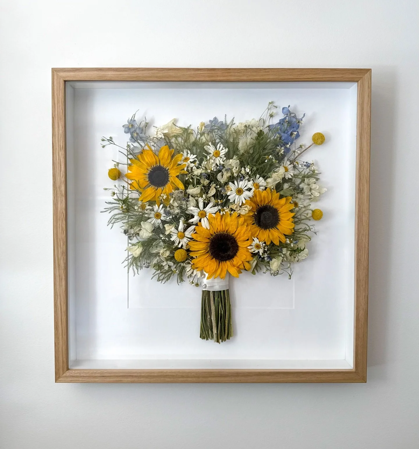 The flowers from your wedding day deserve to last longer than a moment. 🌻

Jacqui&rsquo;s sunny bouquet has been transformed into a bespoke art keepsake &mdash; a forever reminder of the day she said I do. ♾️

Instead of letting your bouquet fade, p