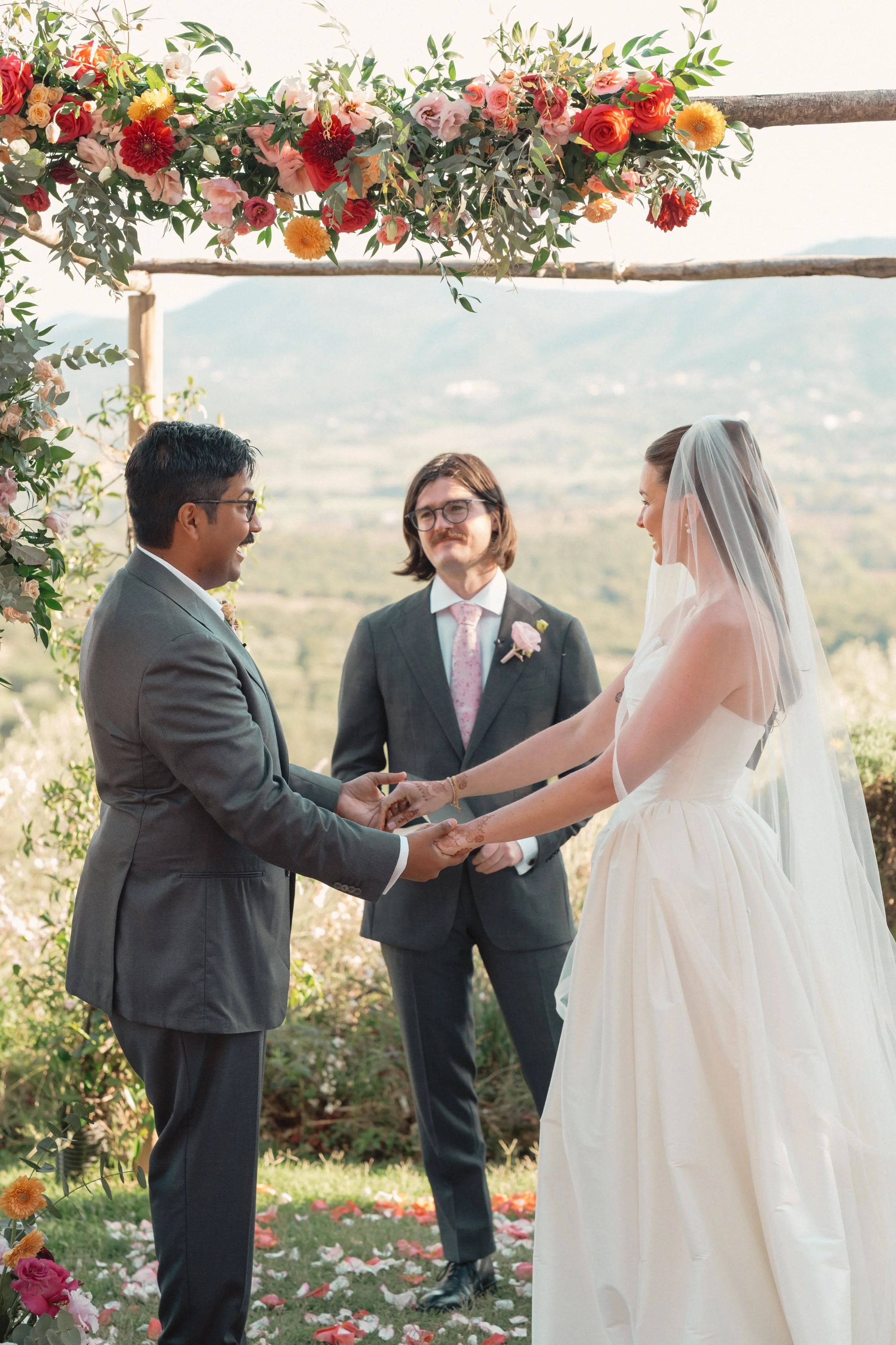indian-western-wedding-ceremony-italian-countryside-10.jpg