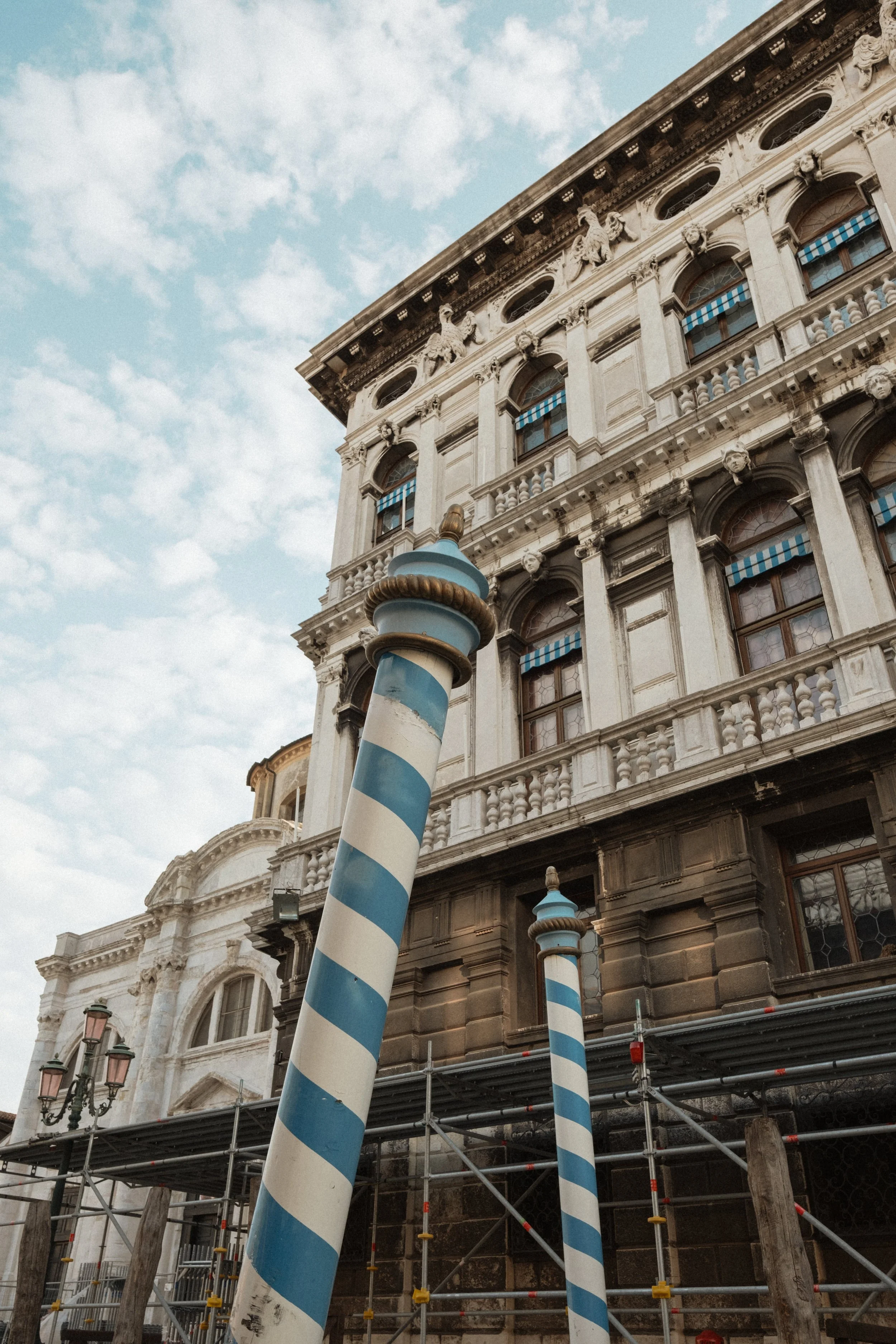 venice-striped-mooring-poles-historic-palazzo.jpg