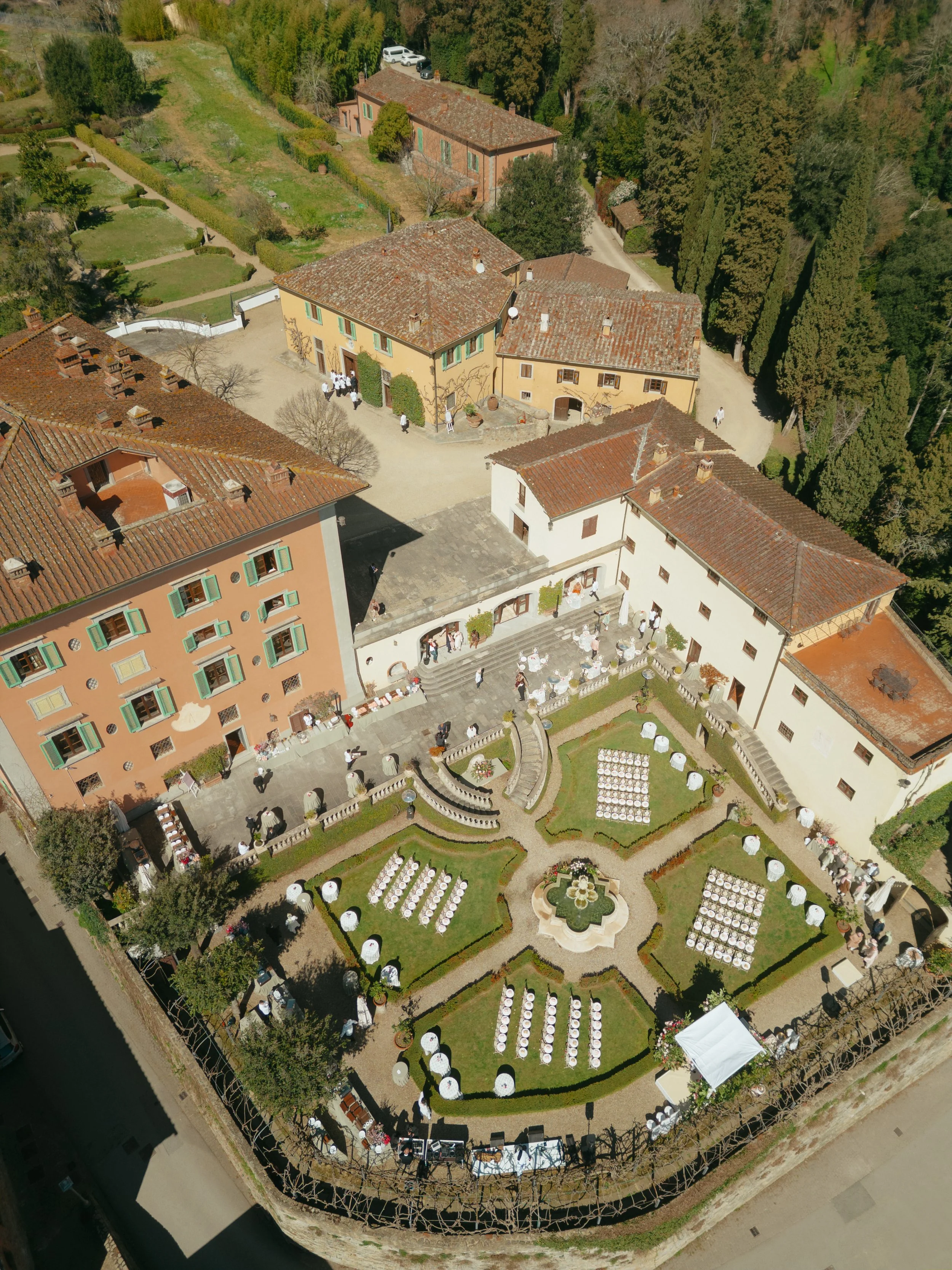 sahil-aashna-luxury-indian-wedding-il-borro-tuscany-drone-view-ceremony.jpg
