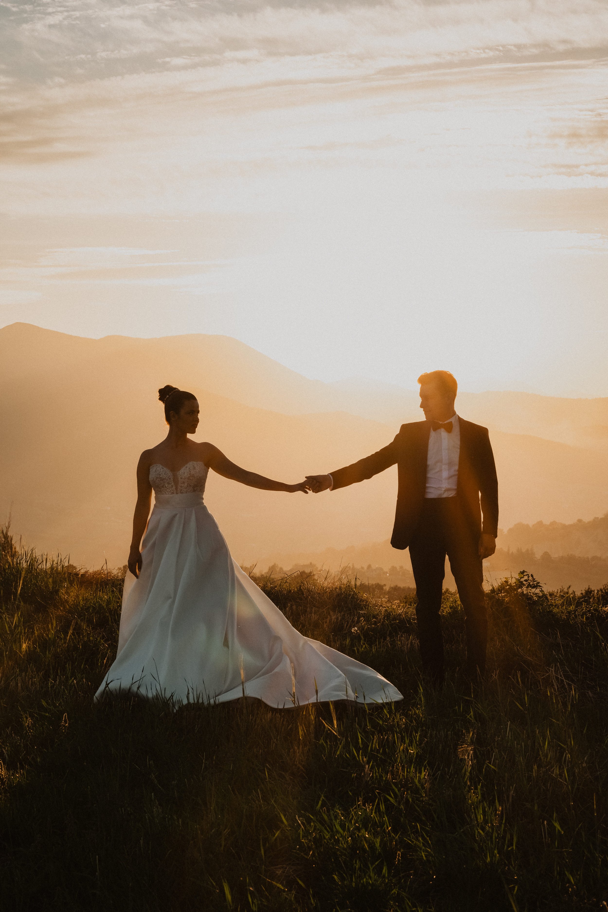 Romantic Wedding Couple in Golden Hour Light | Tuscany Wedding Photography