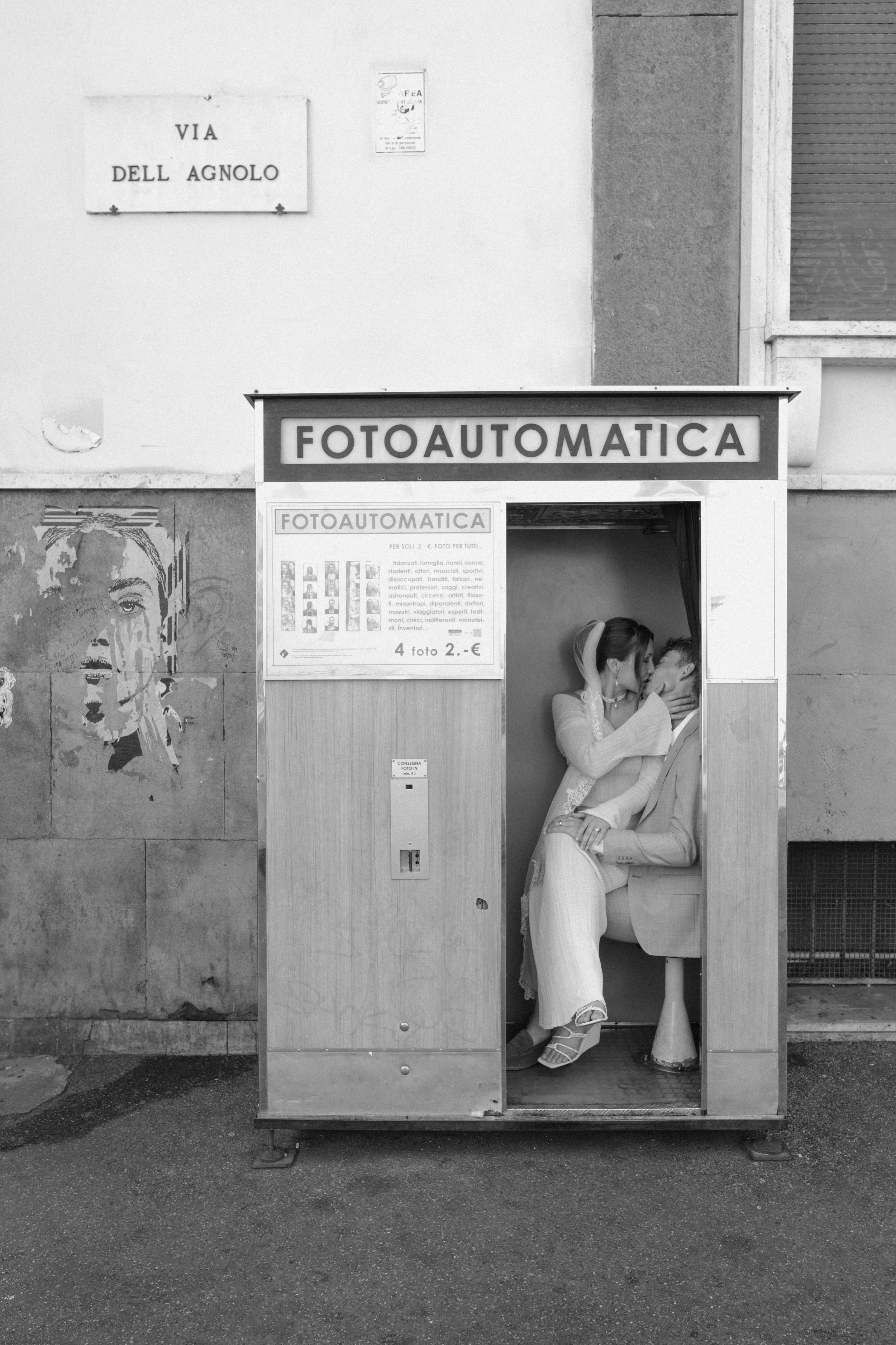 Fun and Intimate Wedding Photo in Vintage Photo Booth | Destination Wedding Photography in Italy