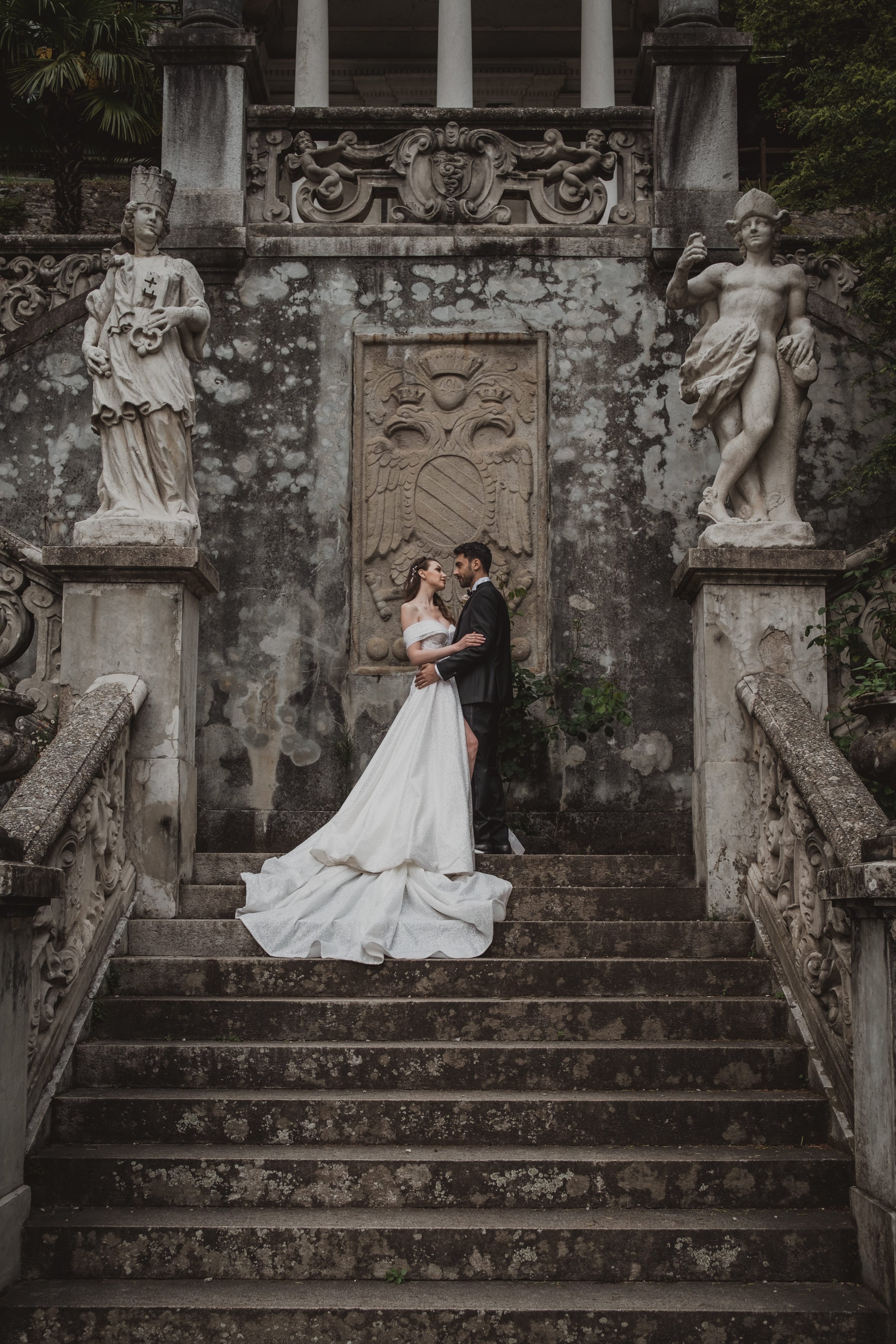 Elegant Couple Portrait at Villa Monastero with Historic Staircase | Destination Wedding Photography in Italy