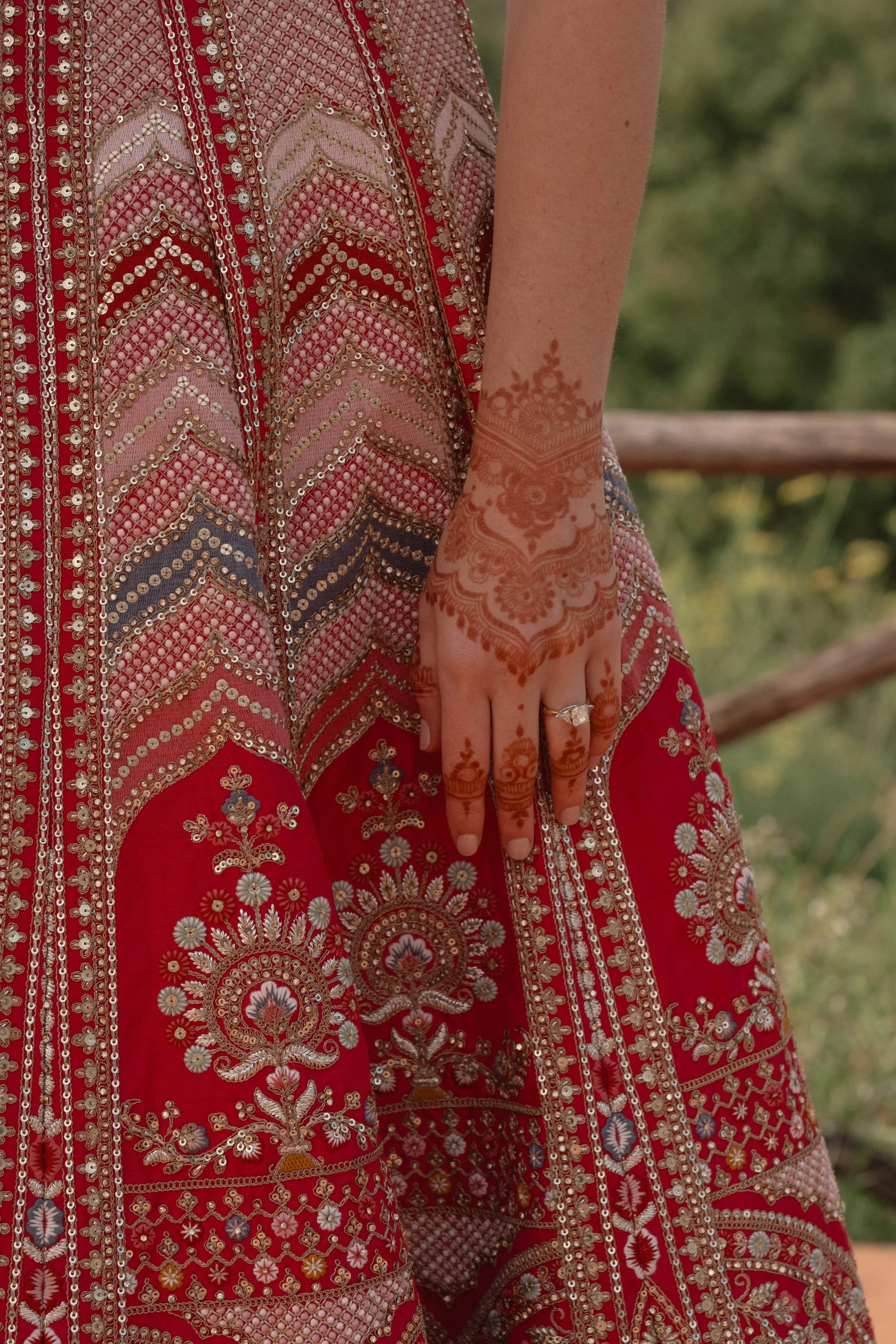 indian-wedding-ceremony-italian-countryside-7.jpg