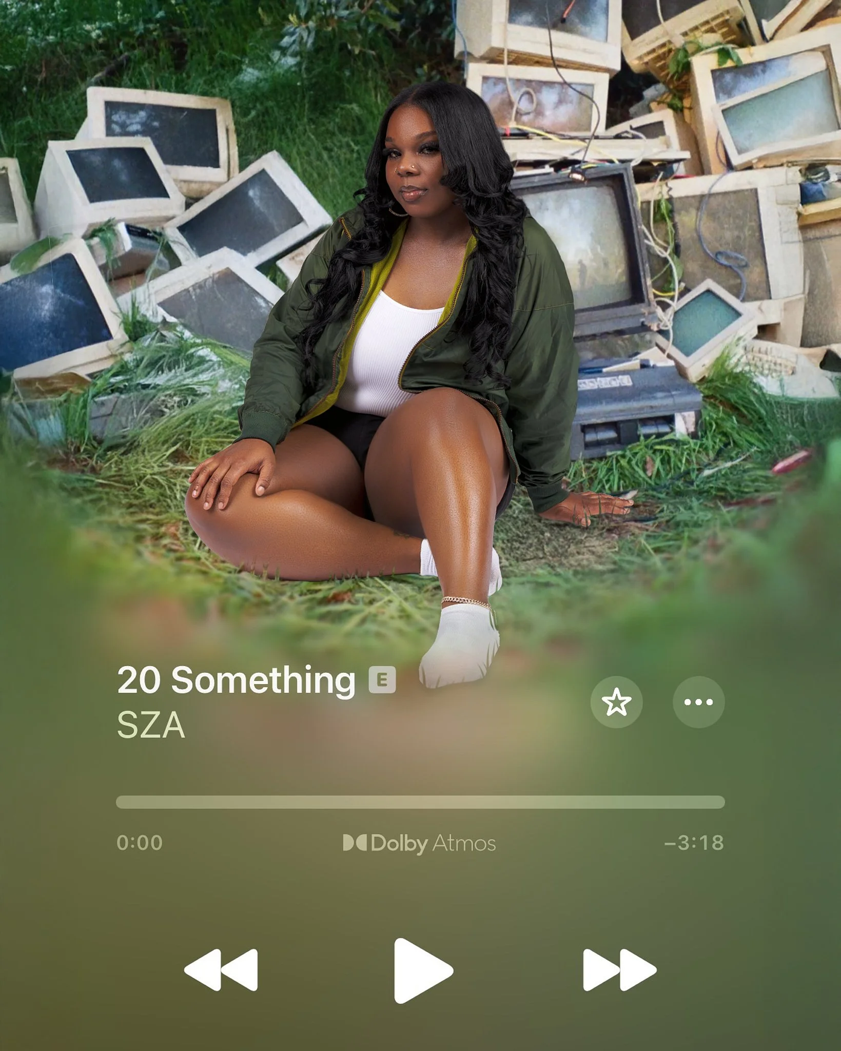 WEB_SZA Apple Music Cover.jpg