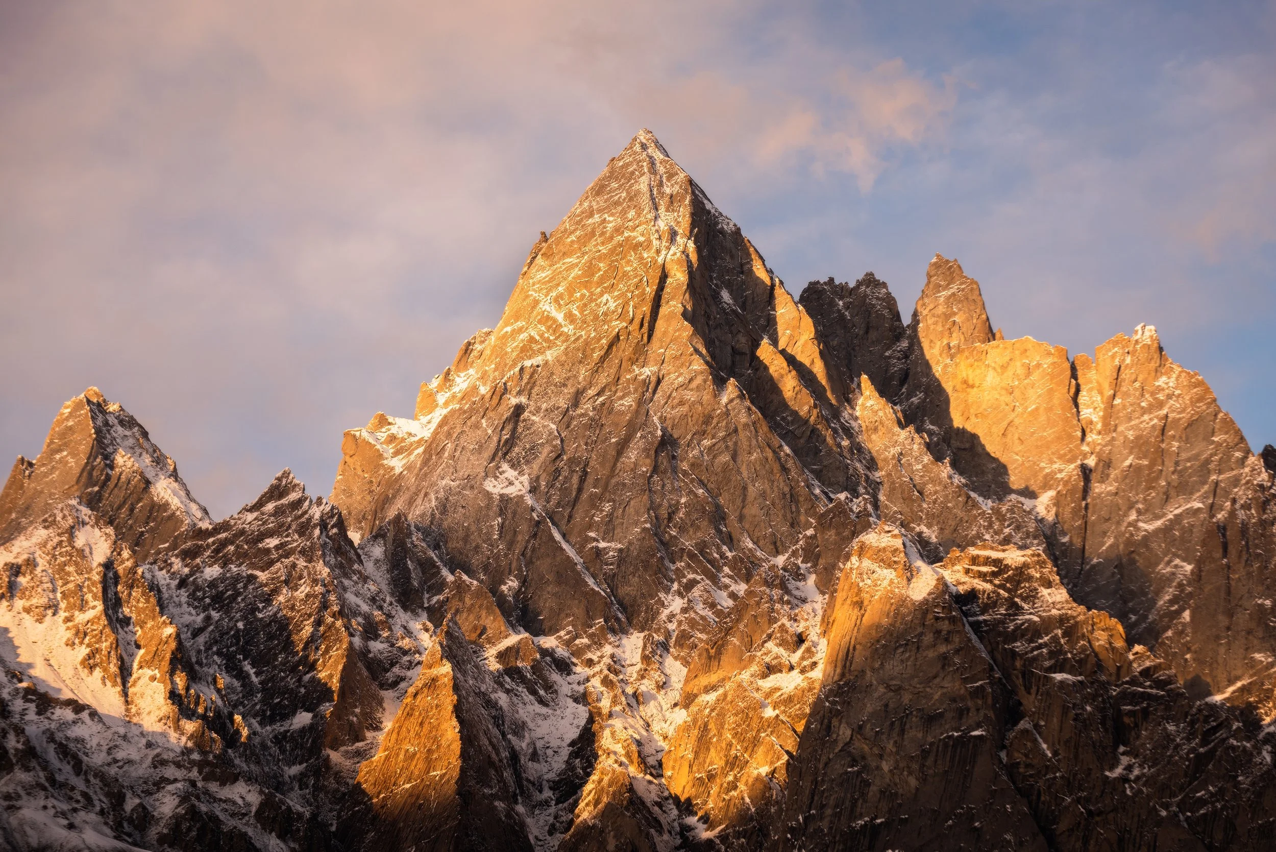 Pakistan Karakoram Mountains.jpg