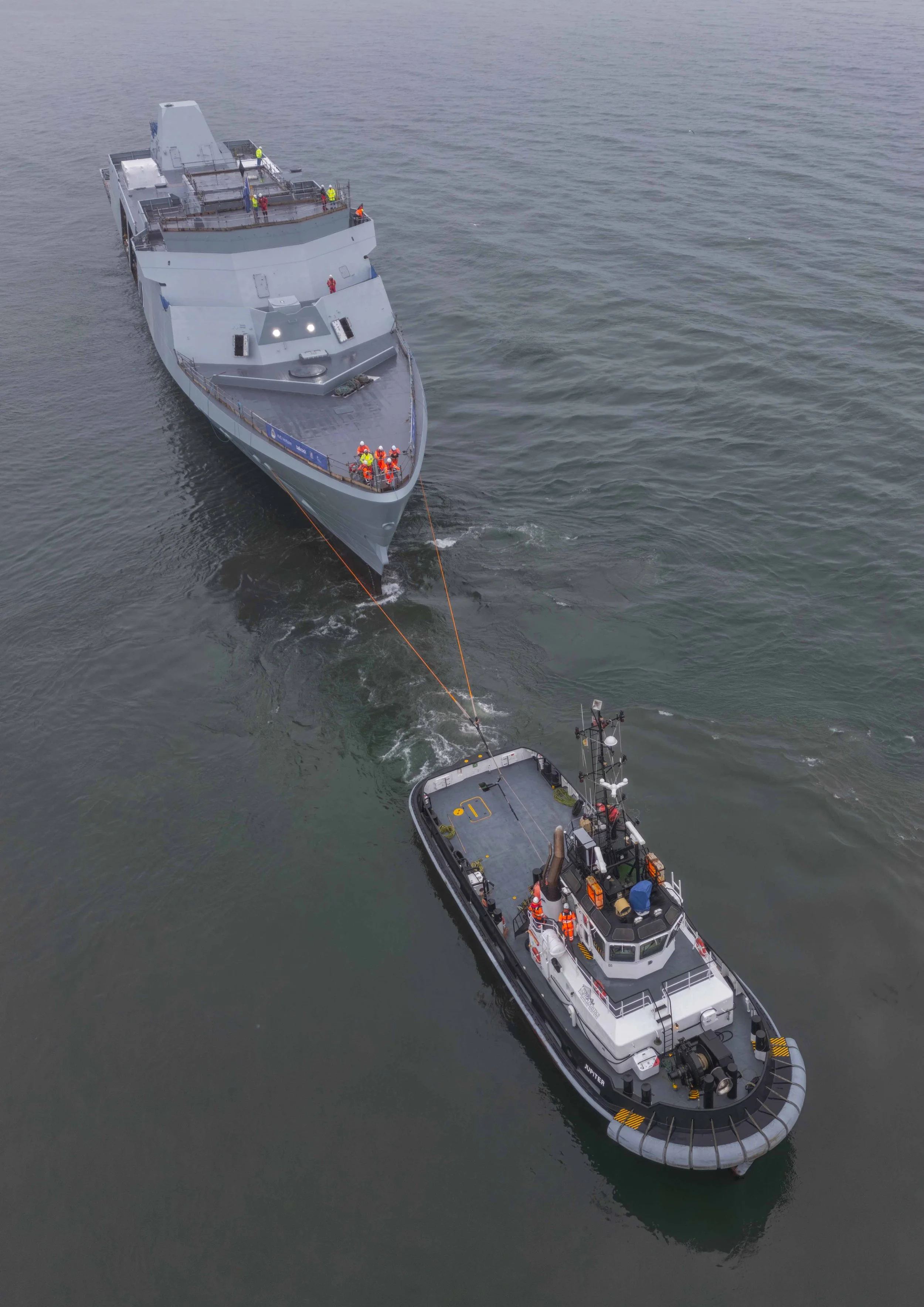 MT Jupiter - HMS Venturer 02.jpg