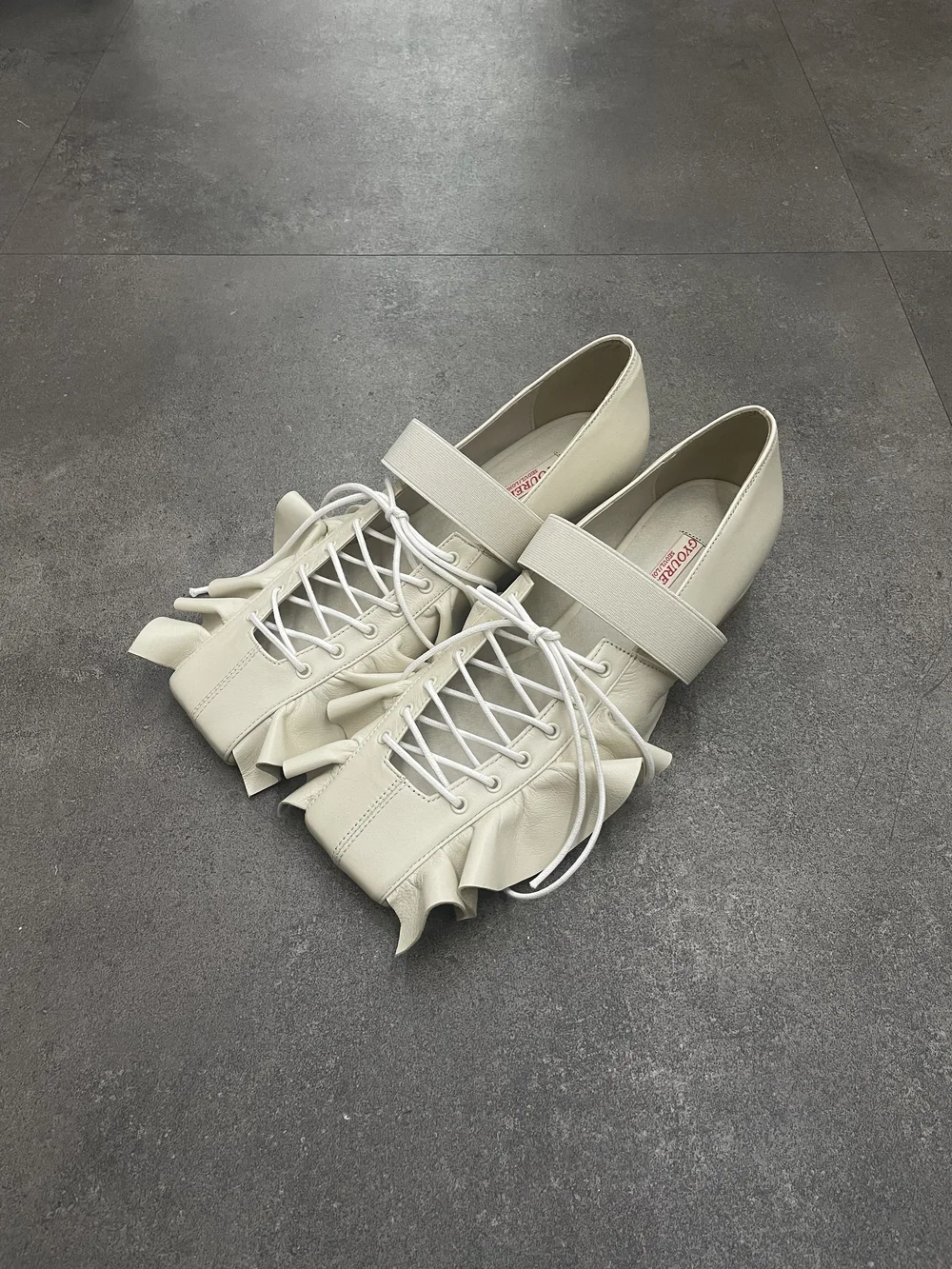 【Kim♡】クラネ ASYMMETRY HOLE FLAT SHOES Leonie Caramel/Crystal Ballet Flat | Flats | Footwear