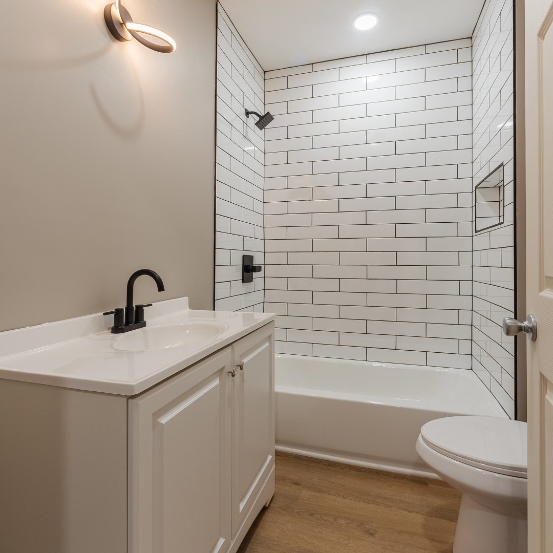 Another kitchen and bath renovation completed! 🔨✨ @360detroit , kept it timeless, functional, and comfortable&mdash;designed with this home&rsquo;s future resident in mind.

#HomeRenovation #KitchenAndBath #InteriorDesign #DetroitHomes #TimelessDesi