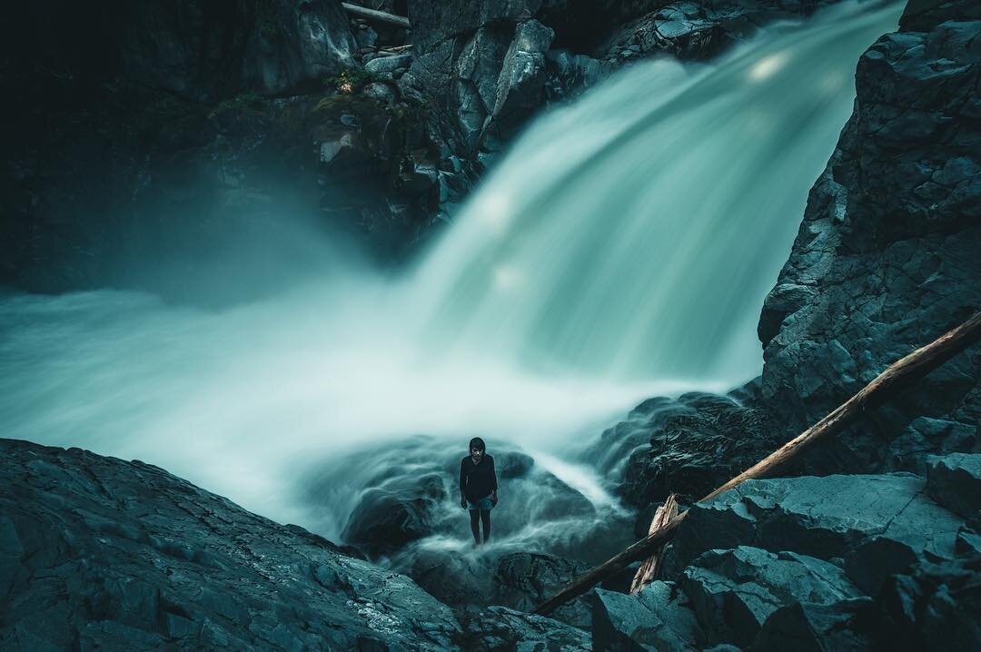 BlueNote.
.
.
.
.
.
.
@audreybenyessaad #squamish #squamishadventure #seatosky #explorebc #hellobc #pnw #pnwonderland #pnwcollective #fisheyelemag #pnwbc #beautifulbc #nomadstories #awesupply #squamishisawesome #longexposure