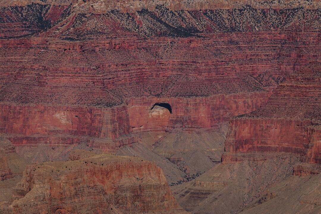 A hole in the wall.
.
.
.
.
.
.
.
#grandcanyon #arizona #agameoftones #throwback