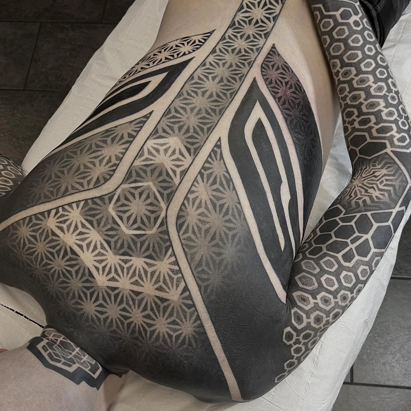 I'd love to work on more large-scale projects - interested clients, please reach out to discuss your next tattoo concepts.
I'm excited to hear your ideas.

✉️arcane.seth@gmail

#geometrictattoo #geometricdesign #dotworktattoo #dotworkers #dotwork #do