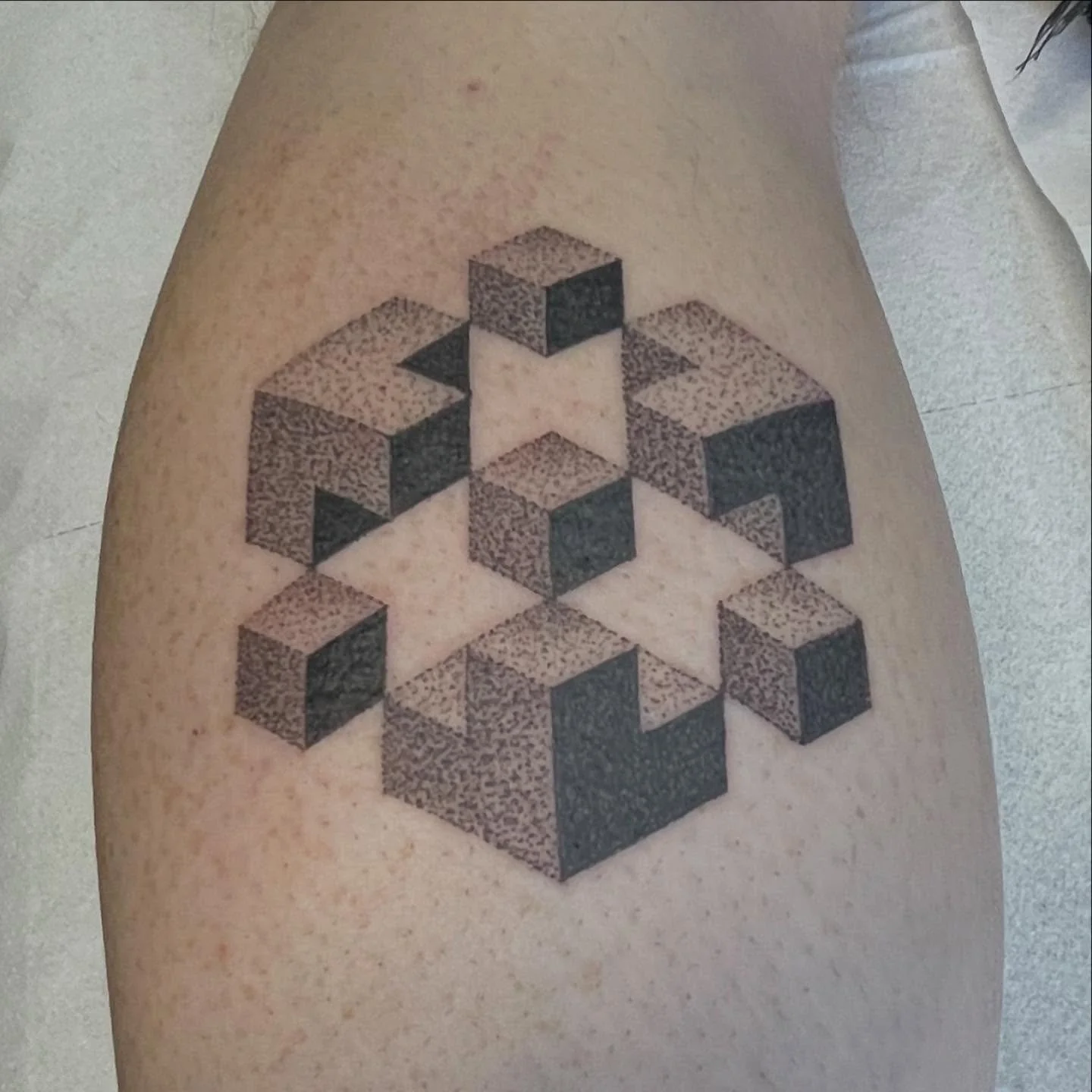 I will be doing another Sunday Flash day this weekend @riversidetattoolondon in London.
I have plenty of geometric shapes to choose from.
To book, DM or email me with the design number and placement.

#geometrictattoo #geometricdesign #dotworktattoo 
