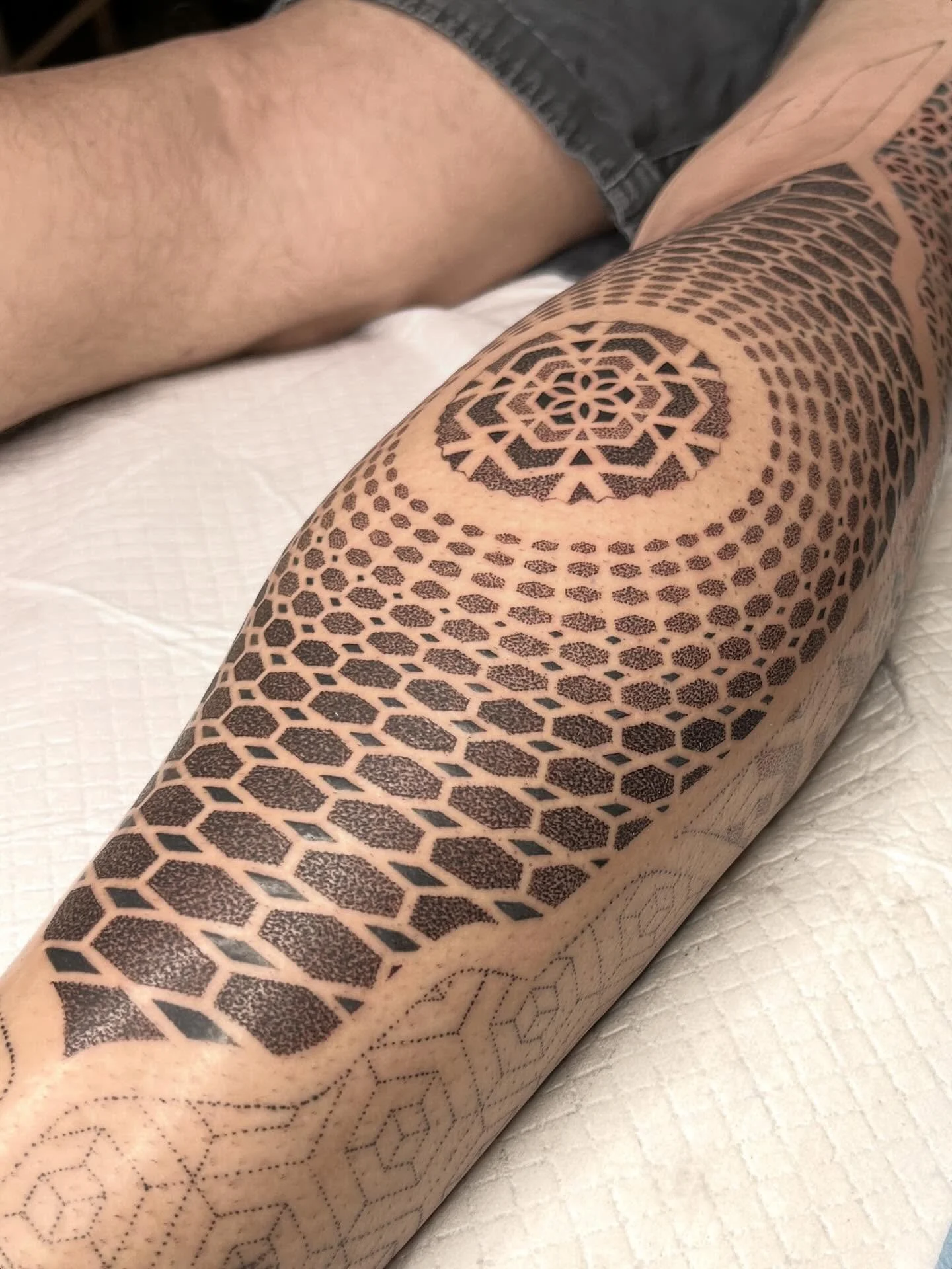 Precision detailing for Rhys this week @thankstattoosydney.

#dotworktattoo #tattooart #geometrictattoo #londontattoo #uktattoo