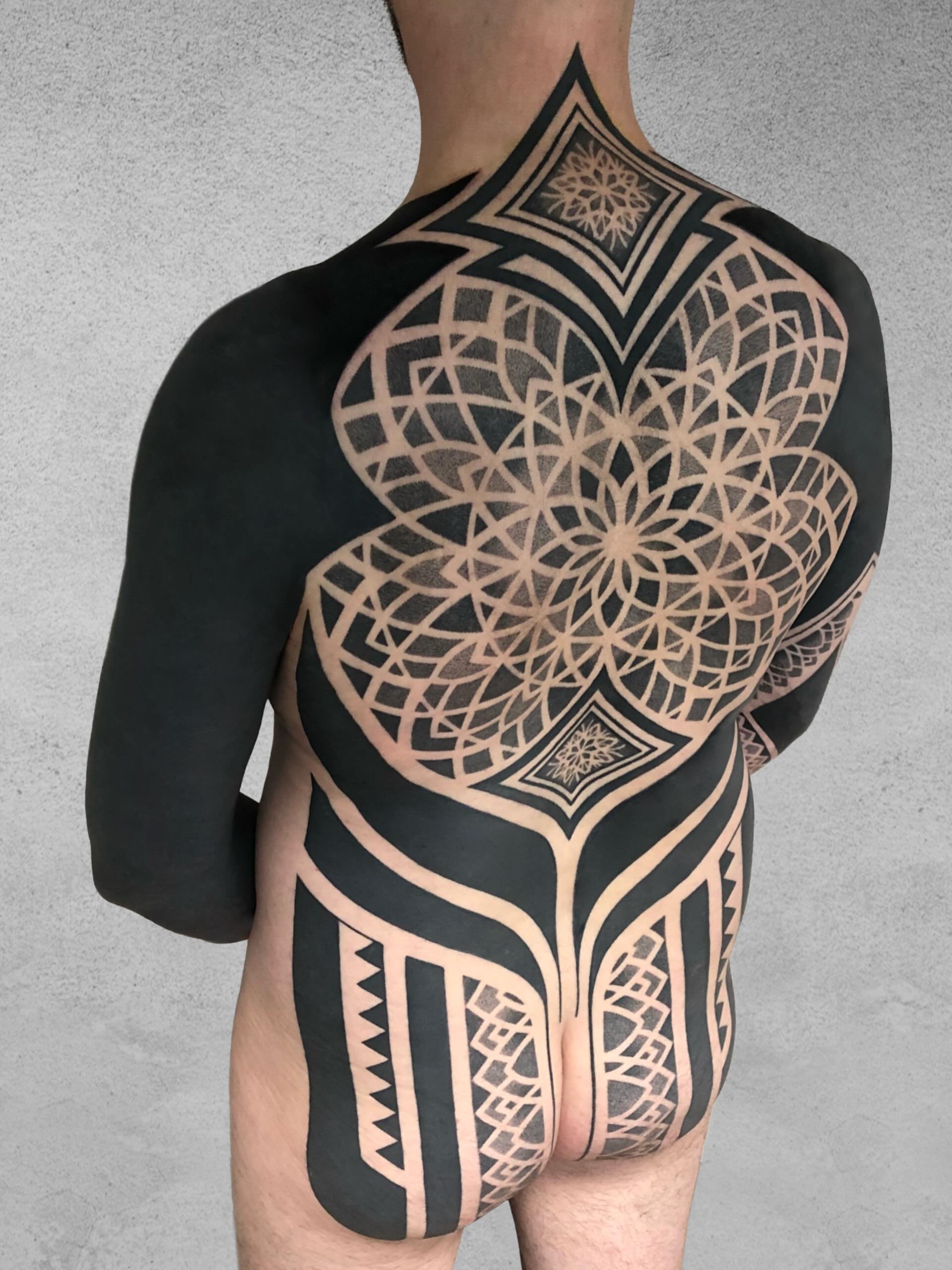 Big and bold best describes this back piece tattoo  I had the pleasure of tattooing on Glen.

I am currently looking to take on a couple of backpiece projects this year on any potential clients old or new.
If you are interested let me know, emails ar