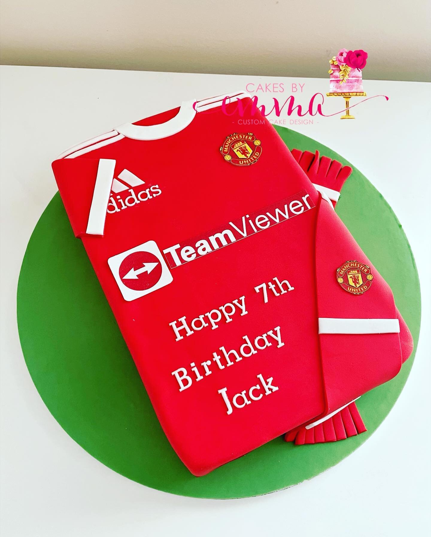 #manchesterunitedshirtcake #manunitedcake #footballshirtcake #birthday #cake #birthdaycake #prestwoodcakes #greatmissendencakes #highwycombecakes #buckscakes