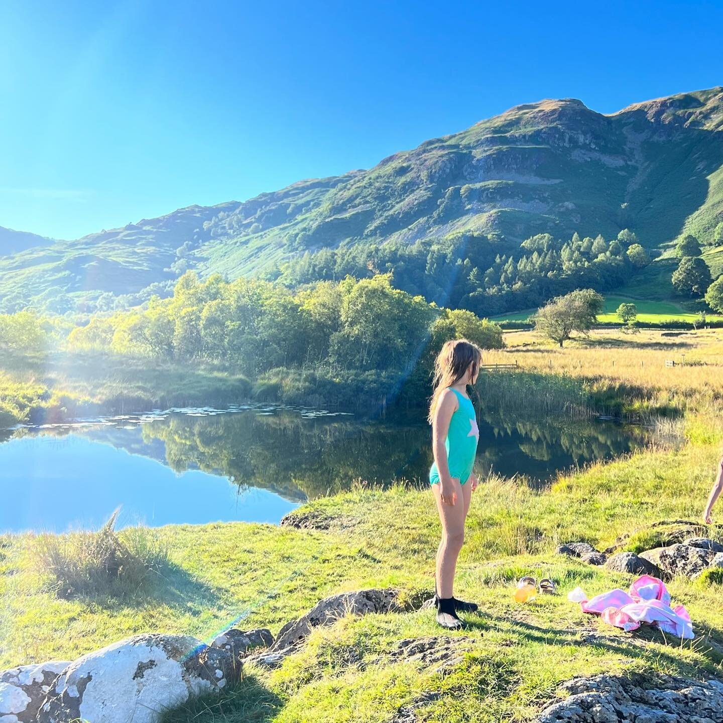 The Lakes was ok..

If you like - unimaginable views, morning and evening fresh water swims, kids being occupied by nature, NO PHONE SIGNAL or 3G, hot days and cools nights in a cozy cottage, sleeping like a baby and hanging with your best buds 😍

B