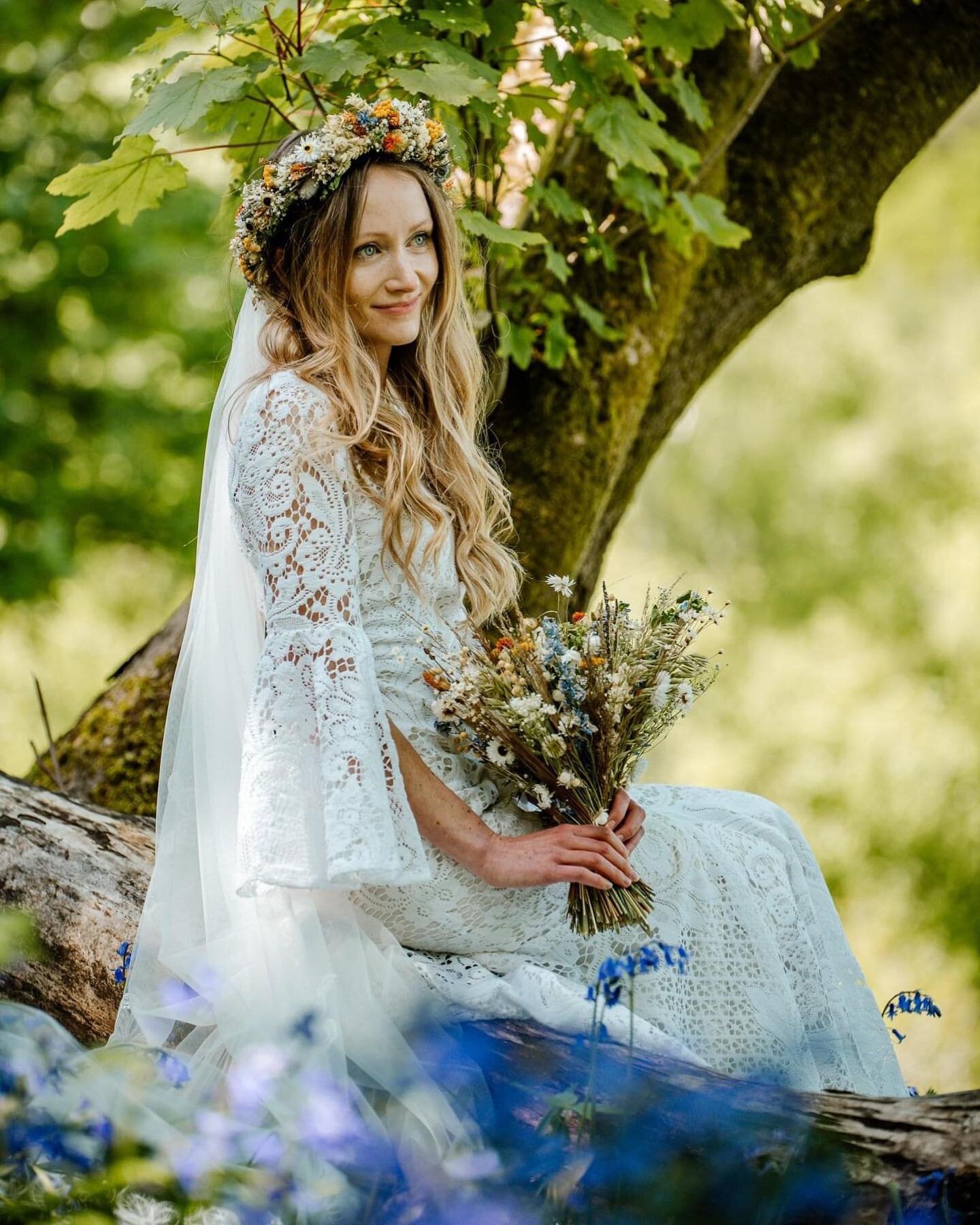 Congratulations Mr &amp; Mrs Archer 🎉
.
.
.
.
.

#weddings #love #candid #nikon #passion #engaged #weddinginspiration #weddingphotography #wildwedding #bridetobe #theoutdoorbride #instawedding #instagram #inspire #beautiful #bewdley #worcestershire 