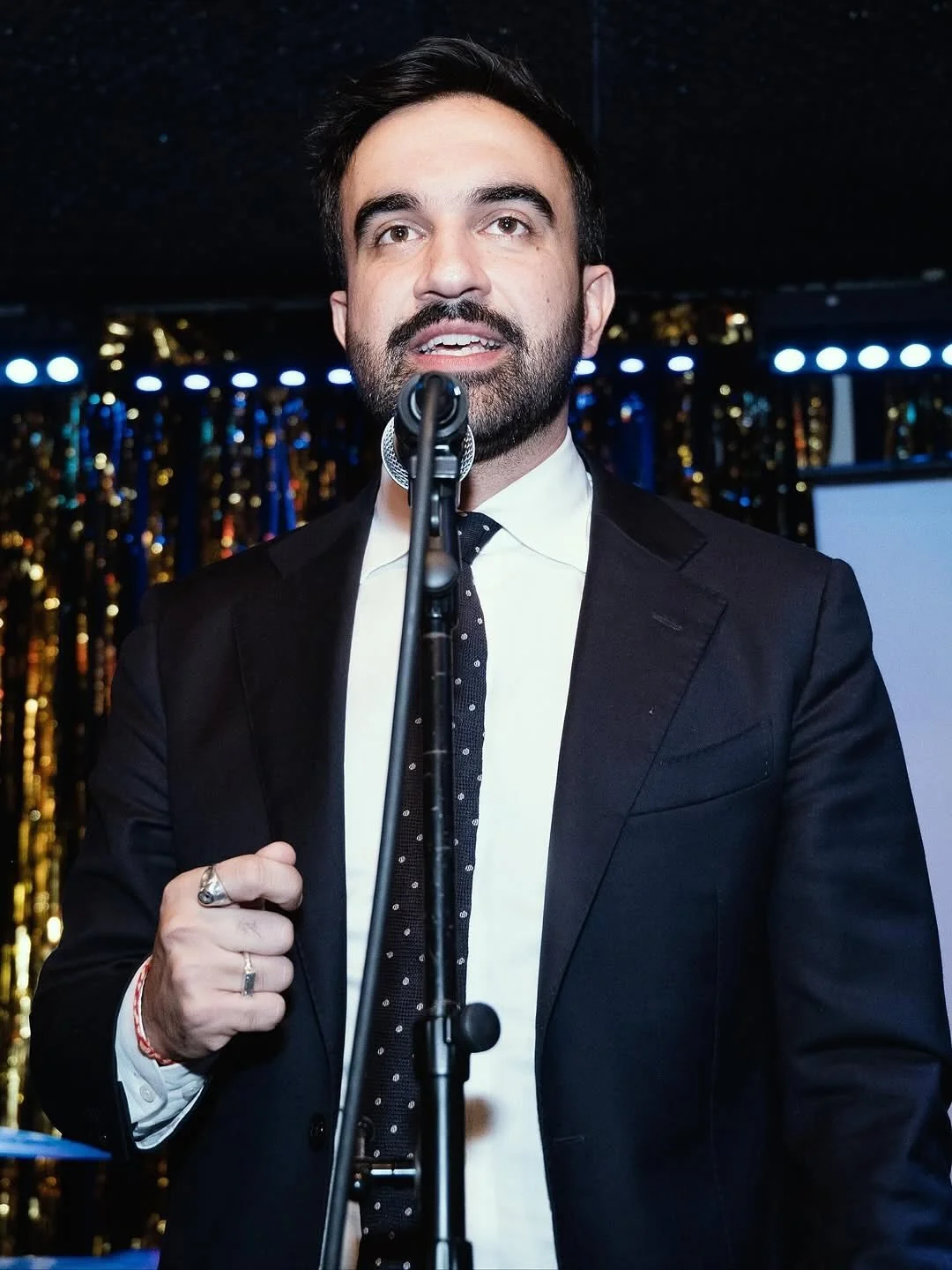 Pics by @pretty__ric 💜  from meow mix reunion Oct 23-26  Repost
&bull;
y&rsquo;all mind if i meow on this mix real quick? (also pls vote today)