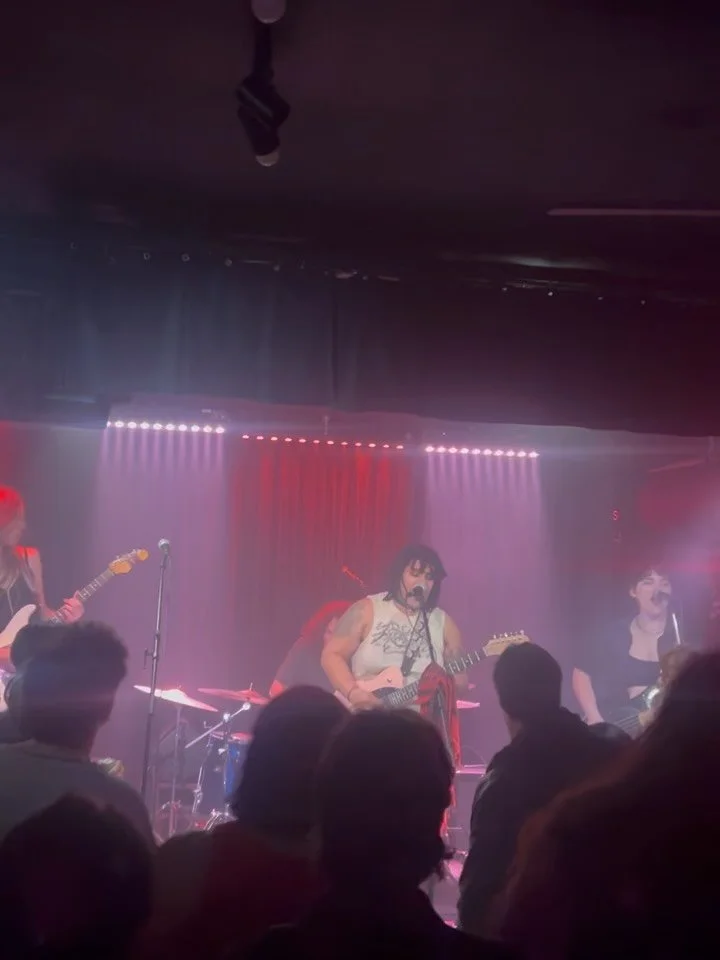 Eevie Echoes with an absolutely BANGING performance at our Bad Review Fund grant funded performance in October! Catch her at the first ever Bad Review Fund Gala to keep risky art alive and support queer musicians on June 1st - tix in bio! ❤️&zwj;🔥🎸