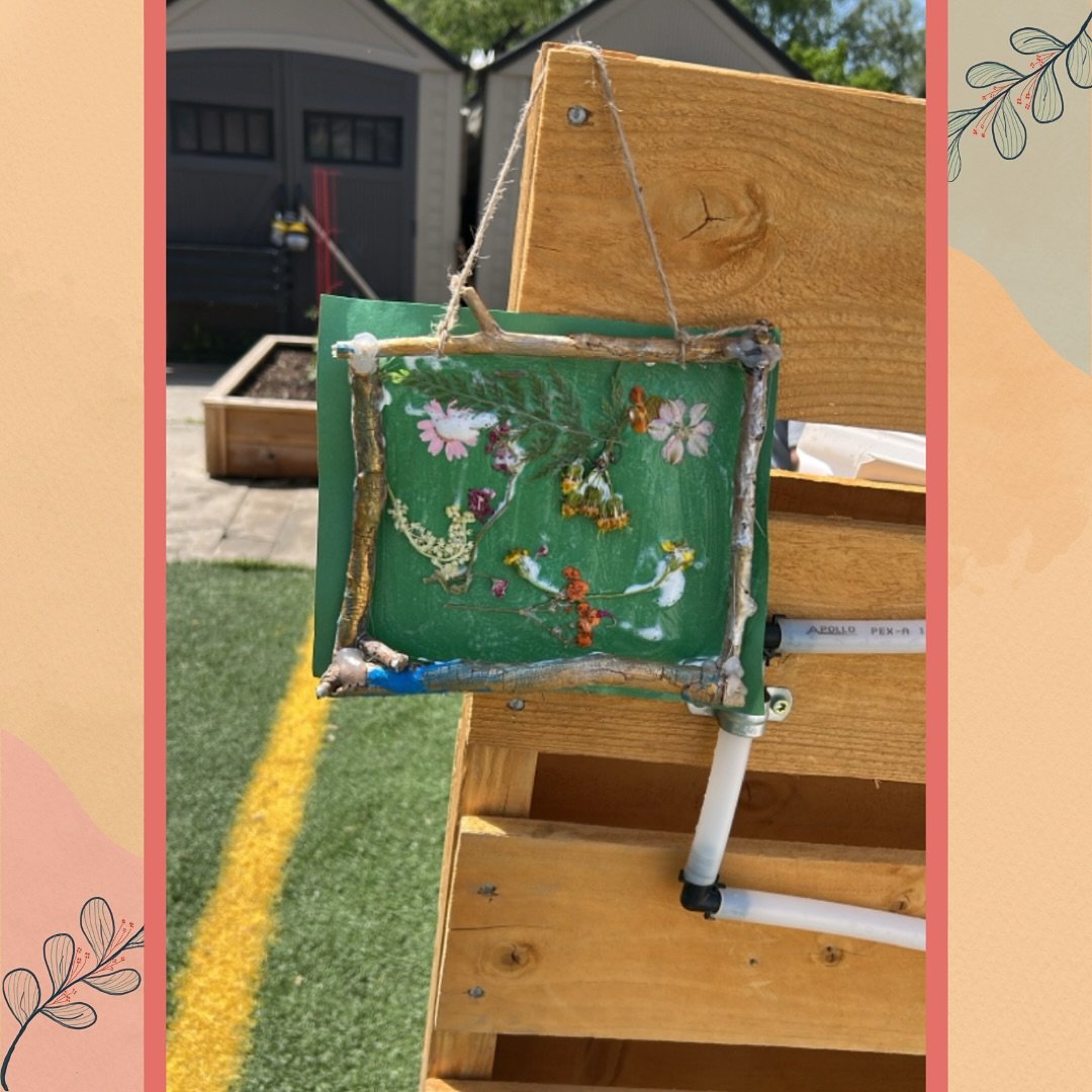 🌸 Look what we made with nature!
We used flowers, leaves, and little branches to create our own beautiful masterpiece. 🍃🎨

#utahpreschool #utahdaycare #thewonderschoolhouse #sandy #earlychildhoodeducation #preschoolactivities
