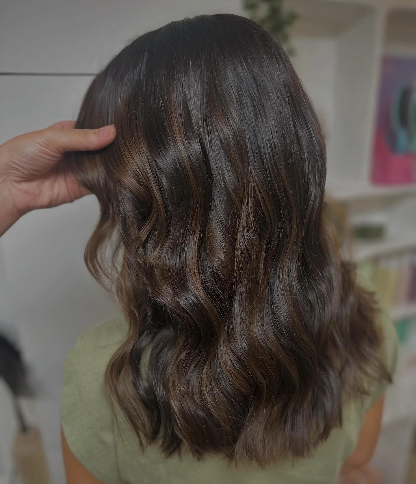 Quand le soleil se glisse dans les cheveux des brunes 🤎☀️#balayagebrunette #salonlille #lillemaville 

Moi, c&rsquo;est Laetitia 🫶🏻
Je vous re&ccedil;ois en t&ecirc;te &agrave; t&ecirc;te dans mon salon priv&eacute; @aparteartdecoiffer aparteartde