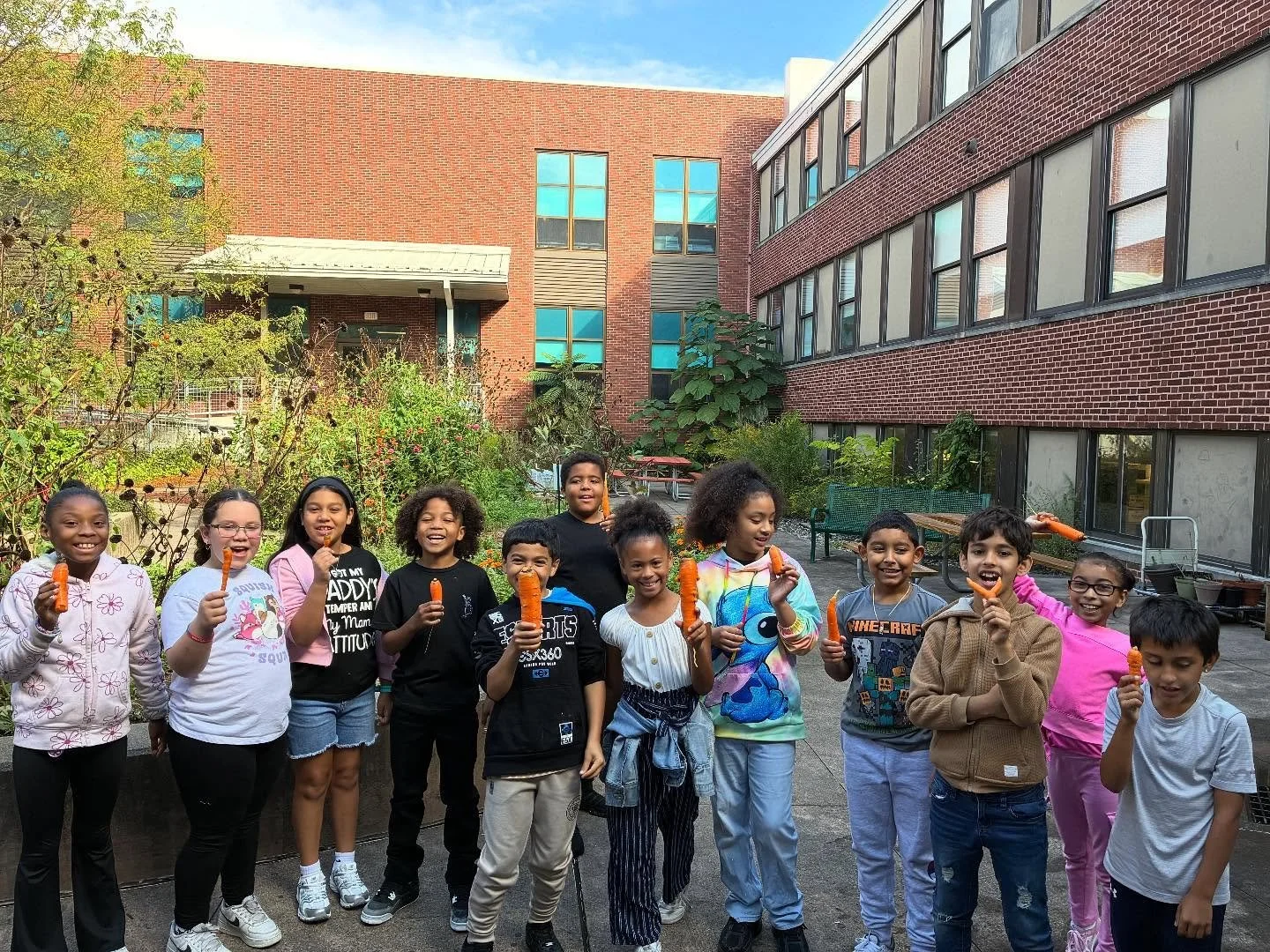Carrot day at @washington_sdol yesterday! Students prepared a carrot and chickpea salad with carrots fresh from the garden! One student said &ldquo;I could eat this everyday!&rdquo; 🥕

Carrots washed and chopped into tiny pieces (about 6-8 medium si