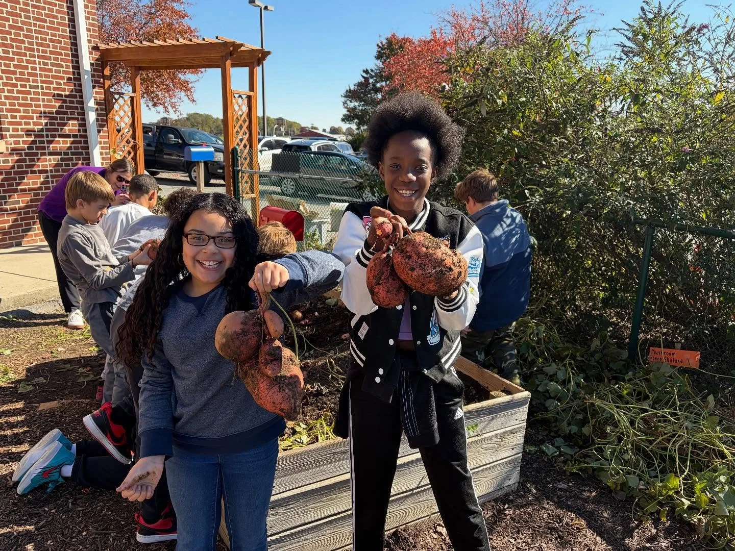 Our friends at Central Manor Elementary were busy in the garden yesterday! We love seeing big smiles on students&rsquo; faces after spending time in the garden, especially after a sweet potato harvest kind of day! Students enjoyed a sweet potato humm