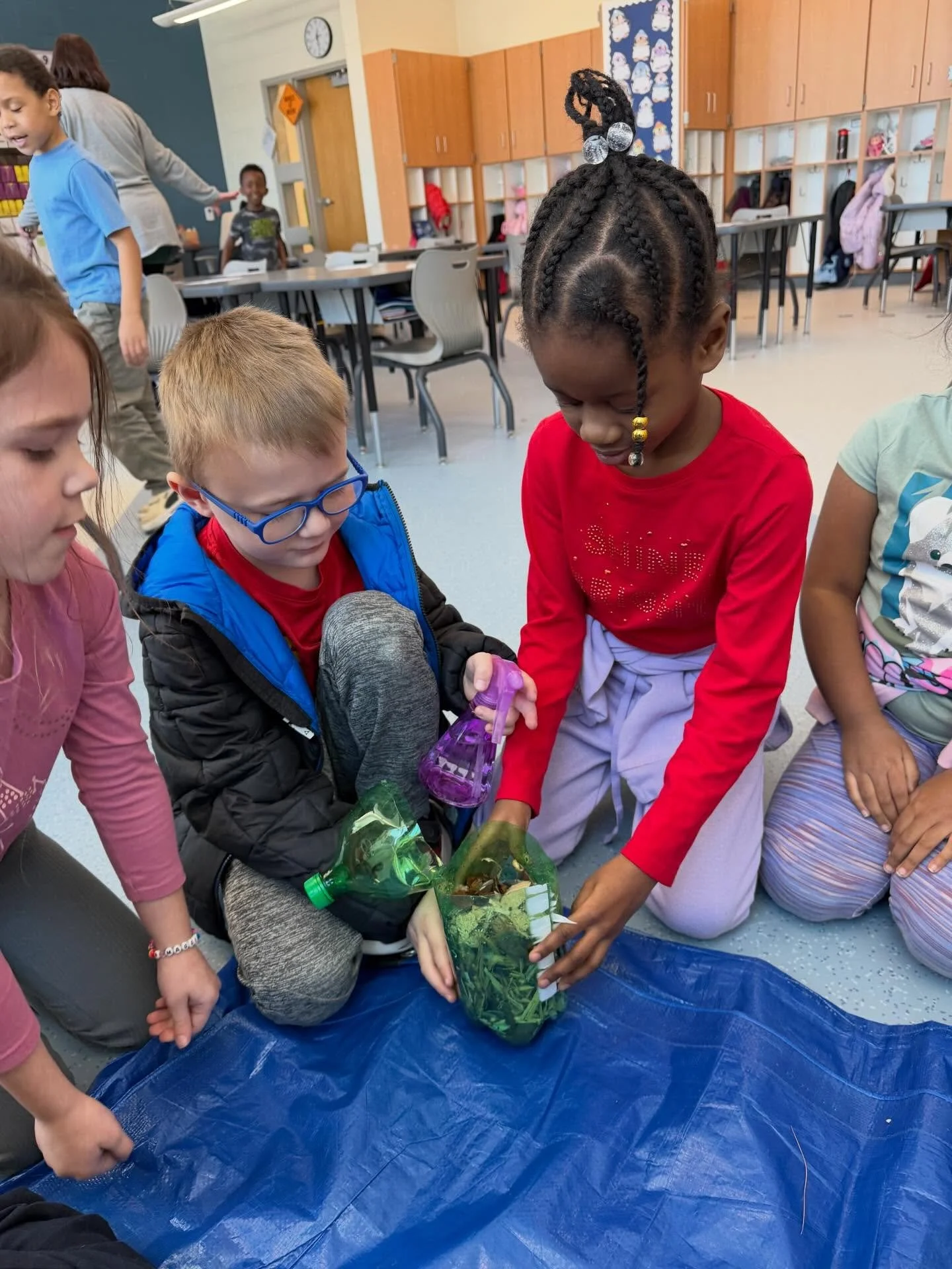 Thank you to @SDOL for an amazing 13-week winter program! We had a chance to visit every elementary school during that time. 
.
🌱K-2 Students created bioreactors where they added compostables to an upcycled 2 liter bottle. Keeping this in their clas