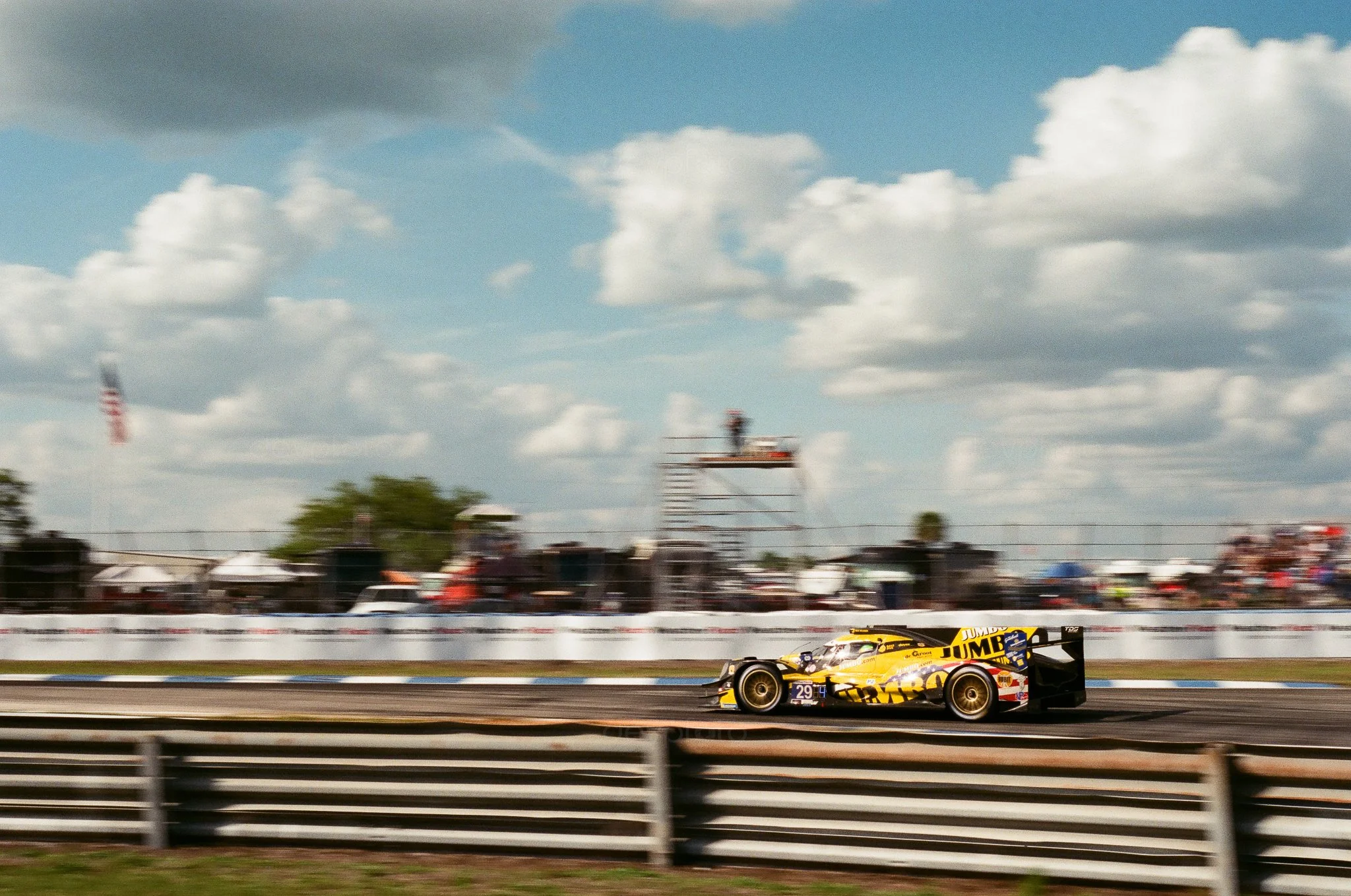 87470023.jpg