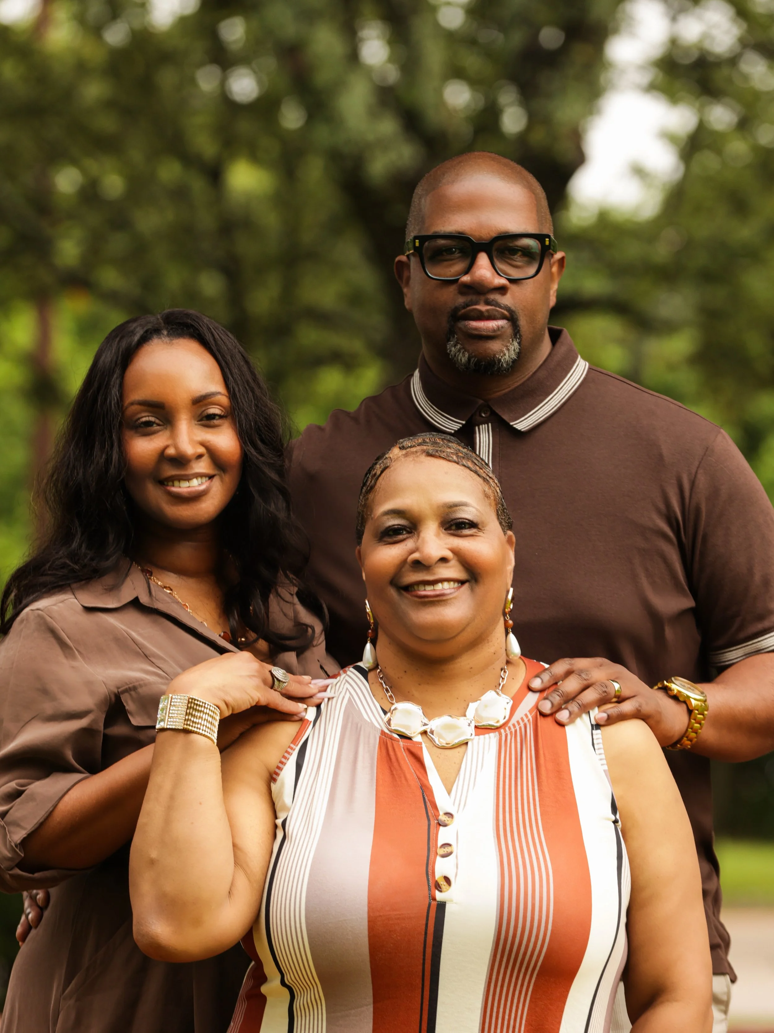 Came for the pictures, left with memories. ❤️✨

Family sessions are always a good time with Live Visions Media. #dfwfamilyphotoshoot  #dfwphotographer #dallasphotography #dallasfamilyphotographer