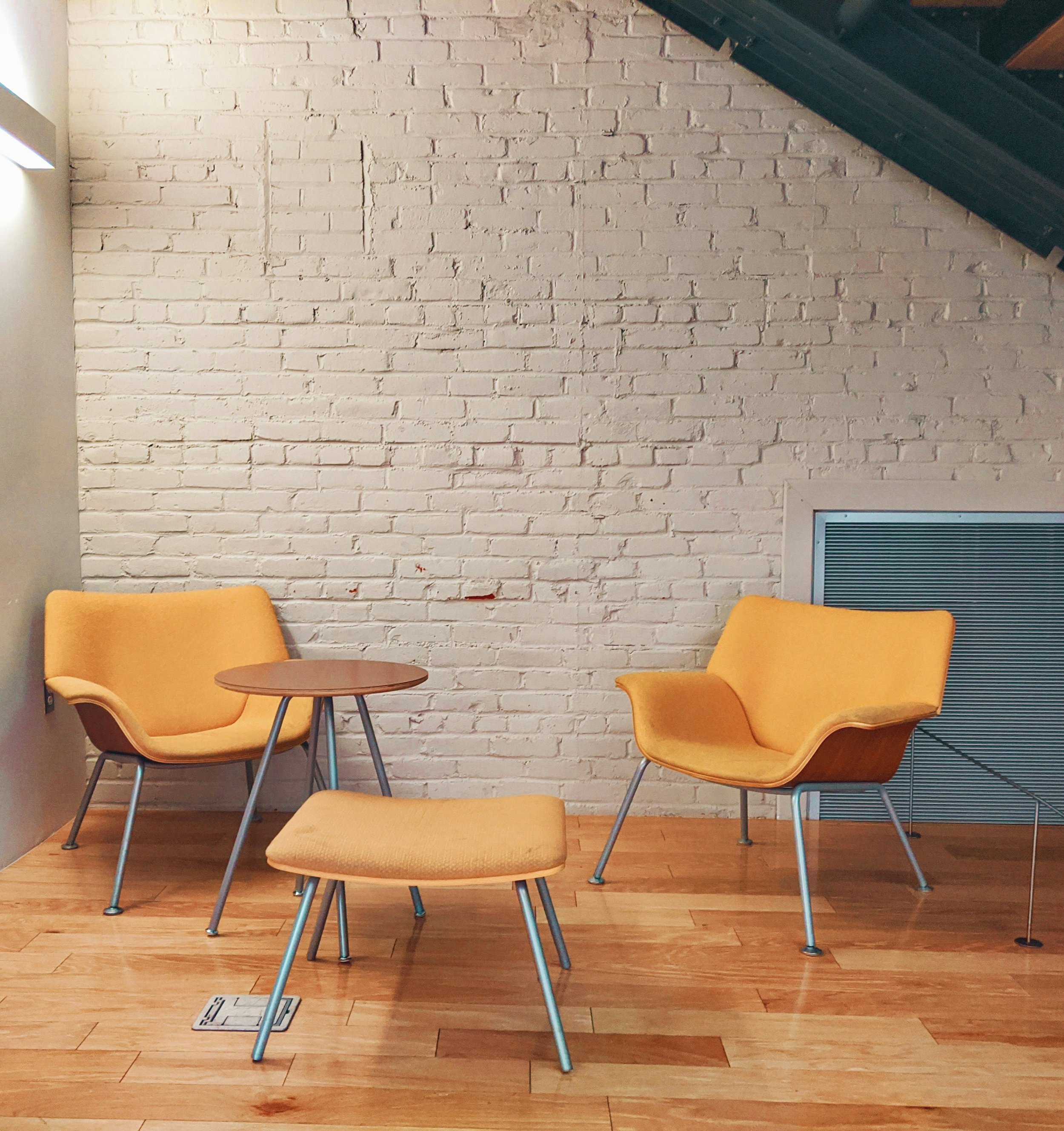 How trauma affects attachment styles. Addressing adult trauma in two chairs