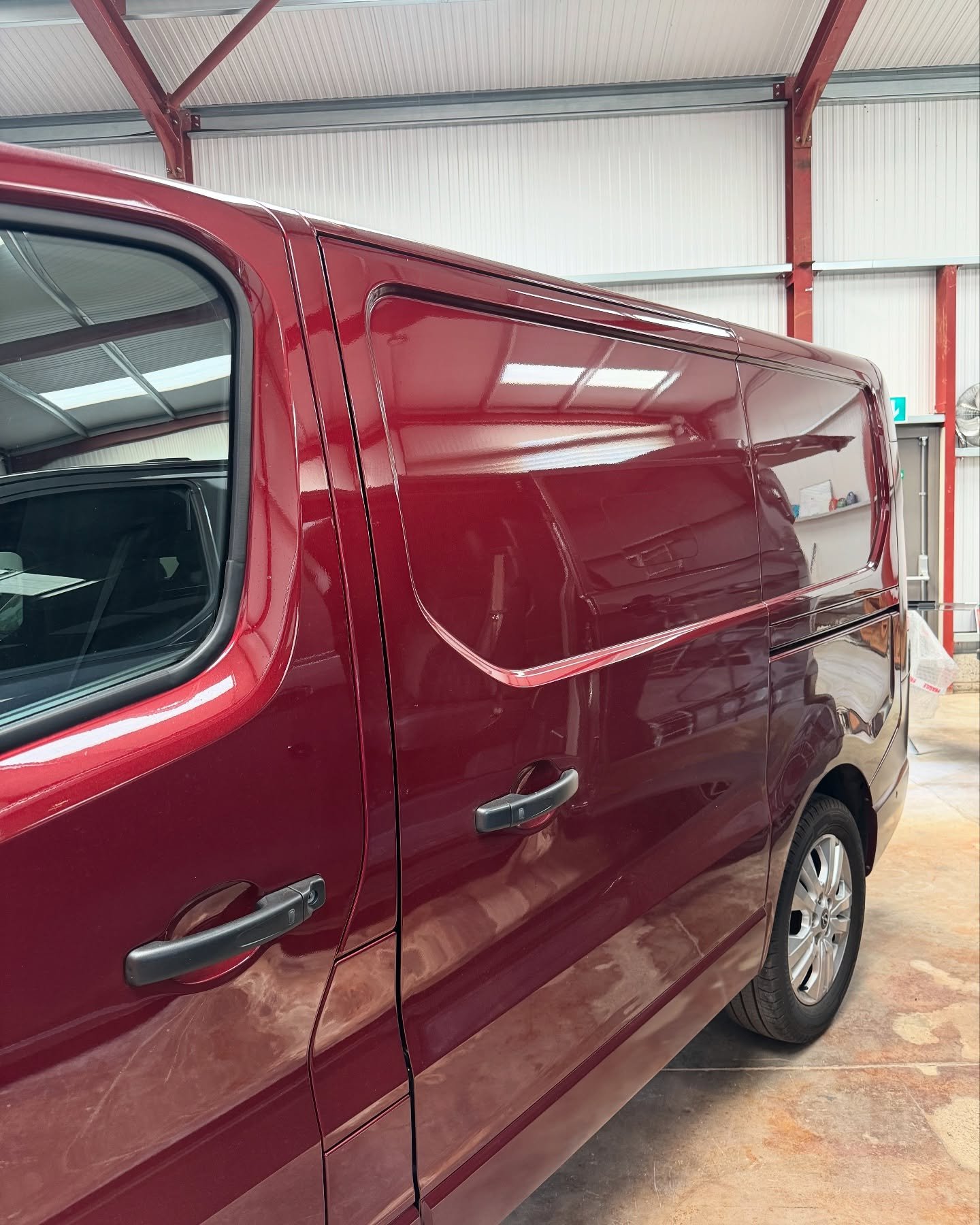 Before &amp; After 🔄

Opening Privacy Window With Integrated Fly Screen 🪰

#VanWindows #CampervanWindows #VanConversionWindows #PrivacyGlass #WindowFitting #VanWindowInstall #VanLifeWindows #VanUpgrade #T6Windows #T5Windows #SprinterWindows #Vivaro