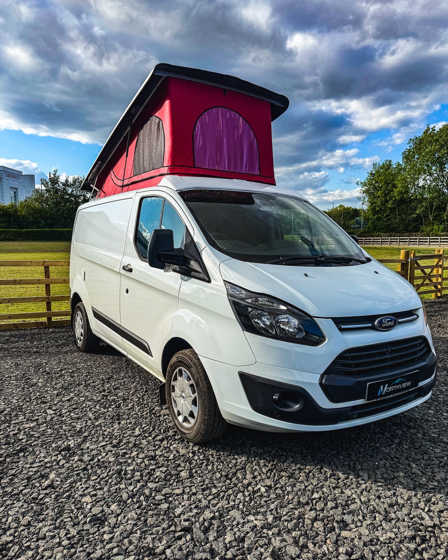 Skyline pop-top fitted to this Ford Transit Custom &mdash; a clean install with loads of headroom, perfect for exploring Scotland in comfort. 🏴󠁧󠁢󠁳󠁣󠁴󠁿

Based here in East Kilbride, we specialise in pop-top roof installations and van upgrades ta