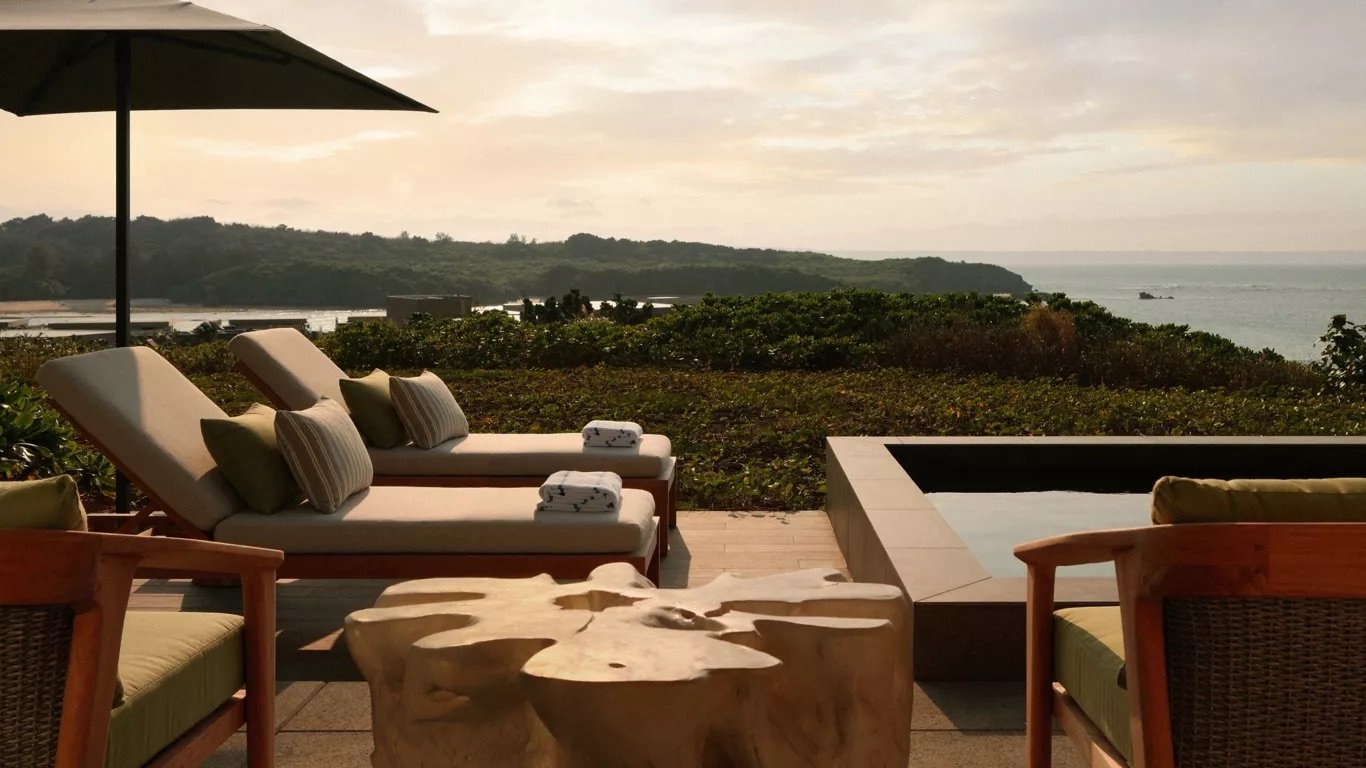 RWMYA_Facilities_Room_Deluxe_Oceanview_Villa_Pool-WIDE-MEDIUM-4-3.jpeg