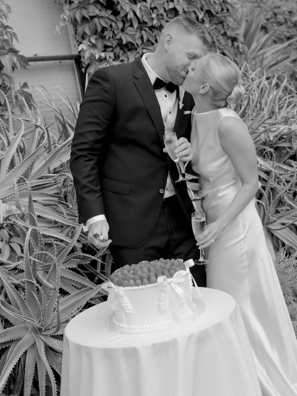 Words from darlings Jasmine + Brendan. Captured by the incredible @eviazachariah 

Photographer /@eviazachariah
Videographer / @dylandirks
Celebrant / @lelien_
Venue /@gardenshouseag
Florist / @urbanantidote
HMUA / @hollymakeupartist