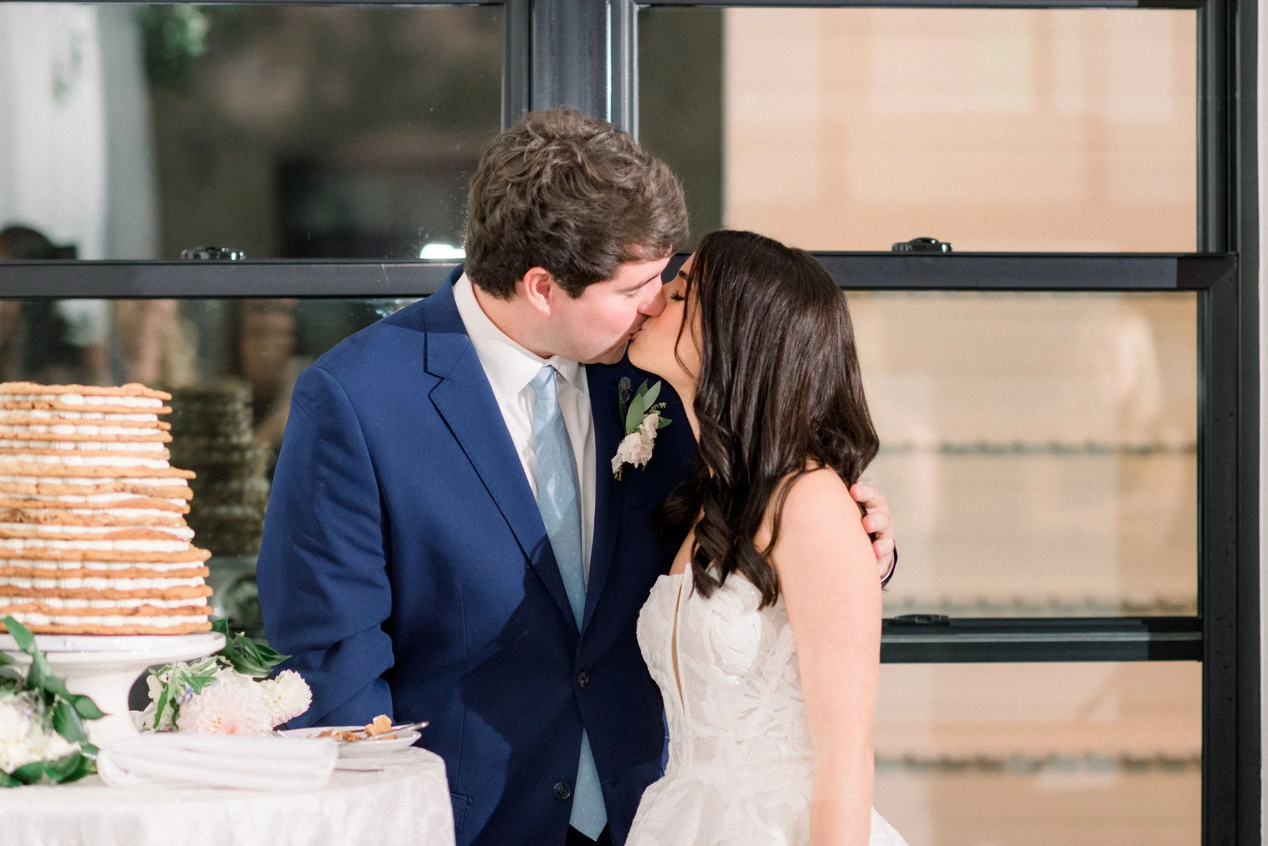 Cake cutting kiss.