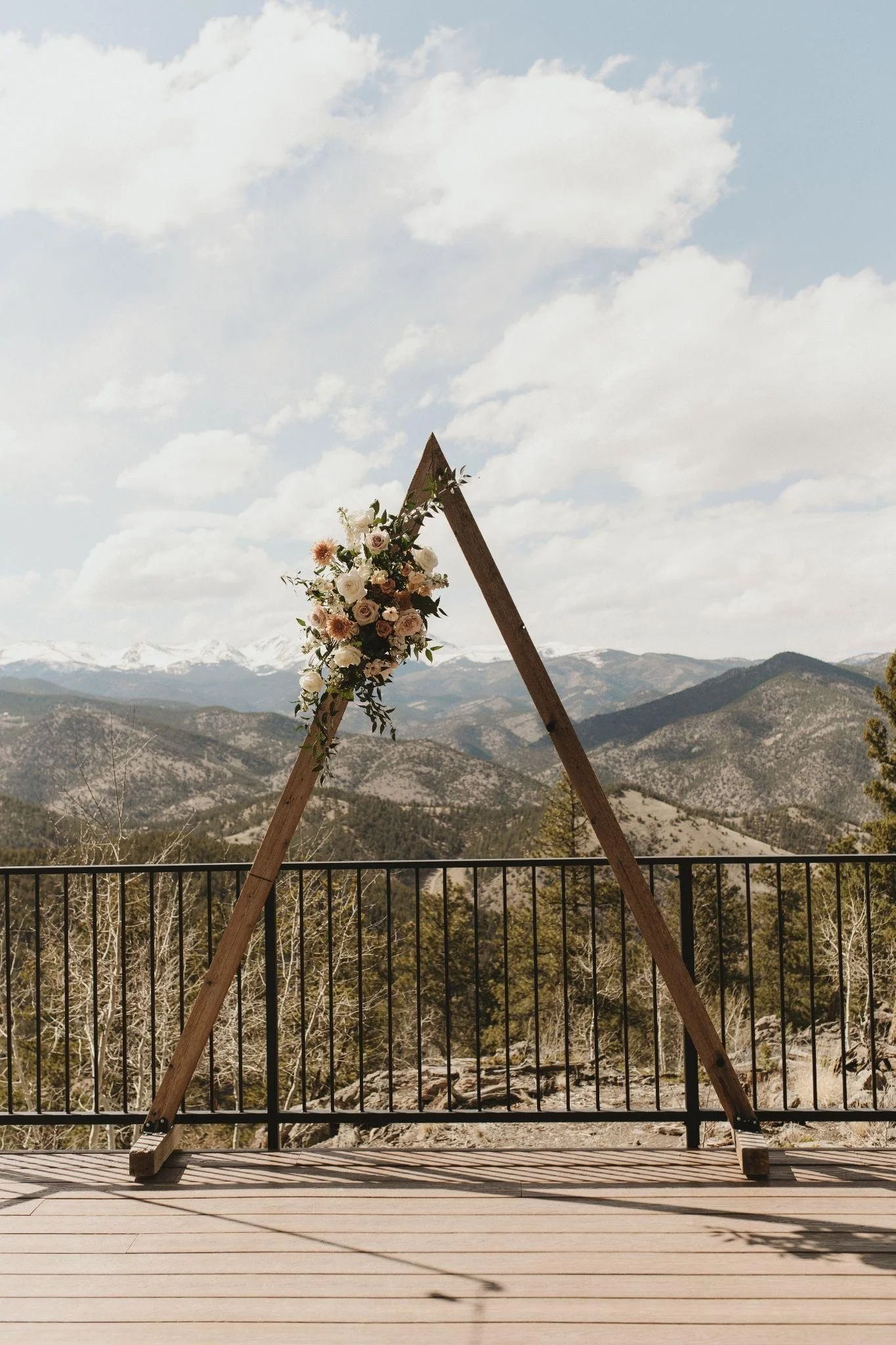 Triangle ceremony arch