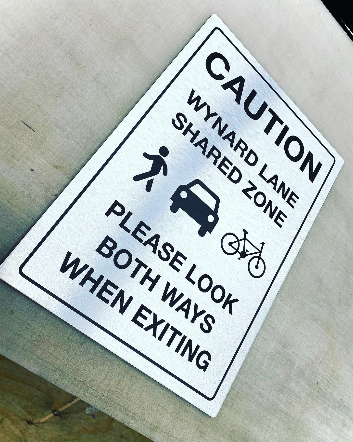 Brushed Aluminium finish always adds a little extra class to a sign #safetysigns #sydneysigns #signsnorthernbeaches