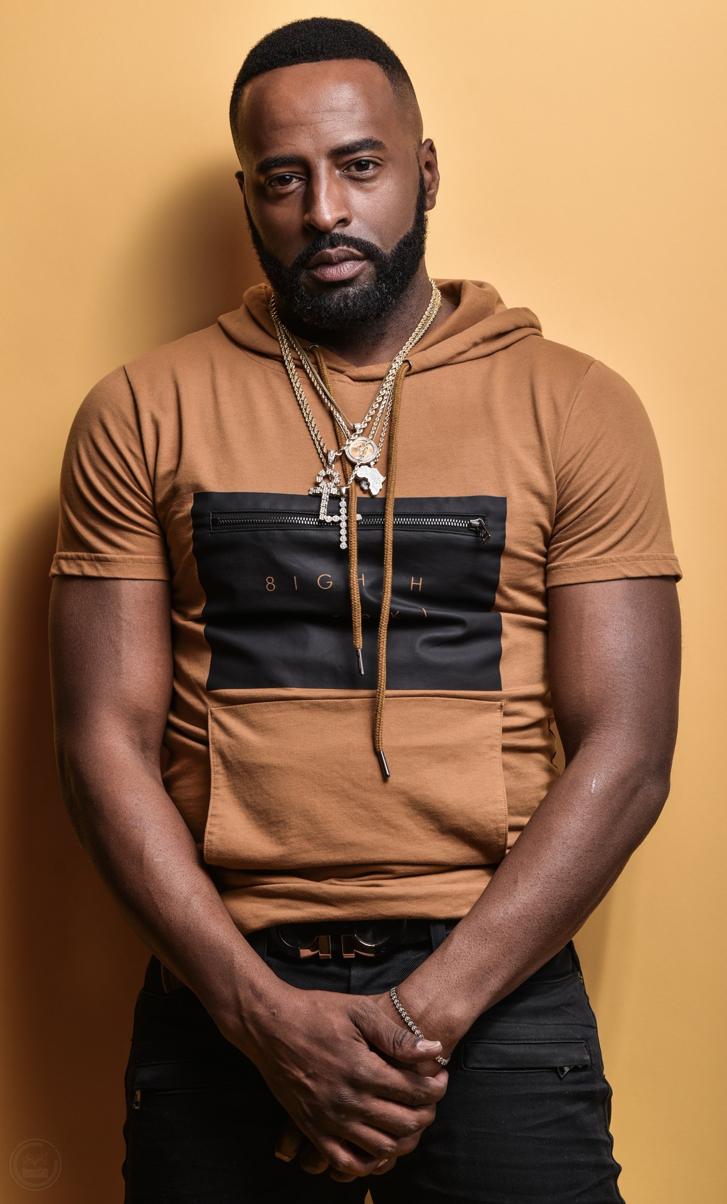 Bold and beautiful: Male portrait by Dennis Gatz featuring striking colors and exceptional lighting