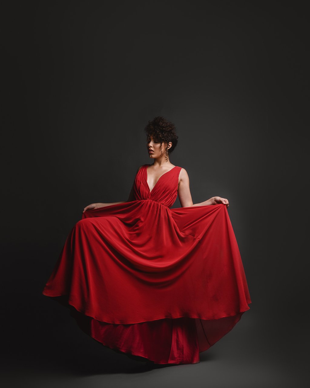 Timeless beauty: Dennis Gatz's female portrait showcases the subject's elegance and poise with perfect composition and expert lighting