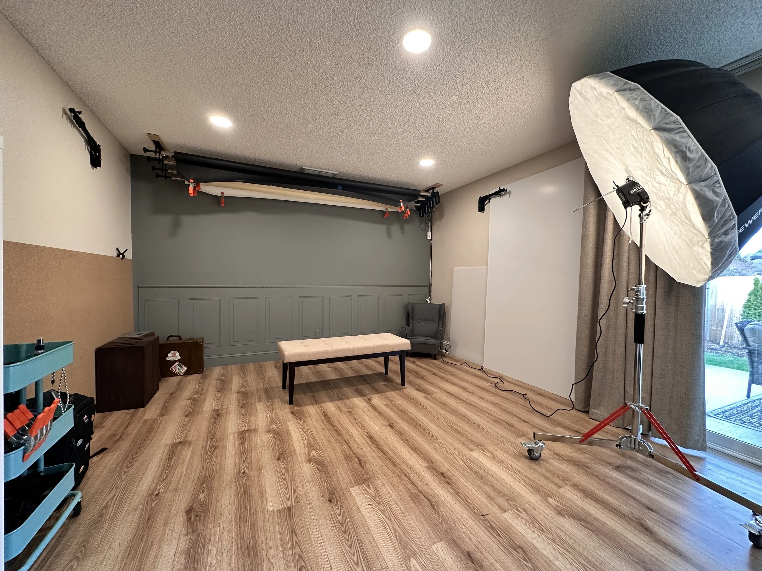 View of gray wall in the portrait studio